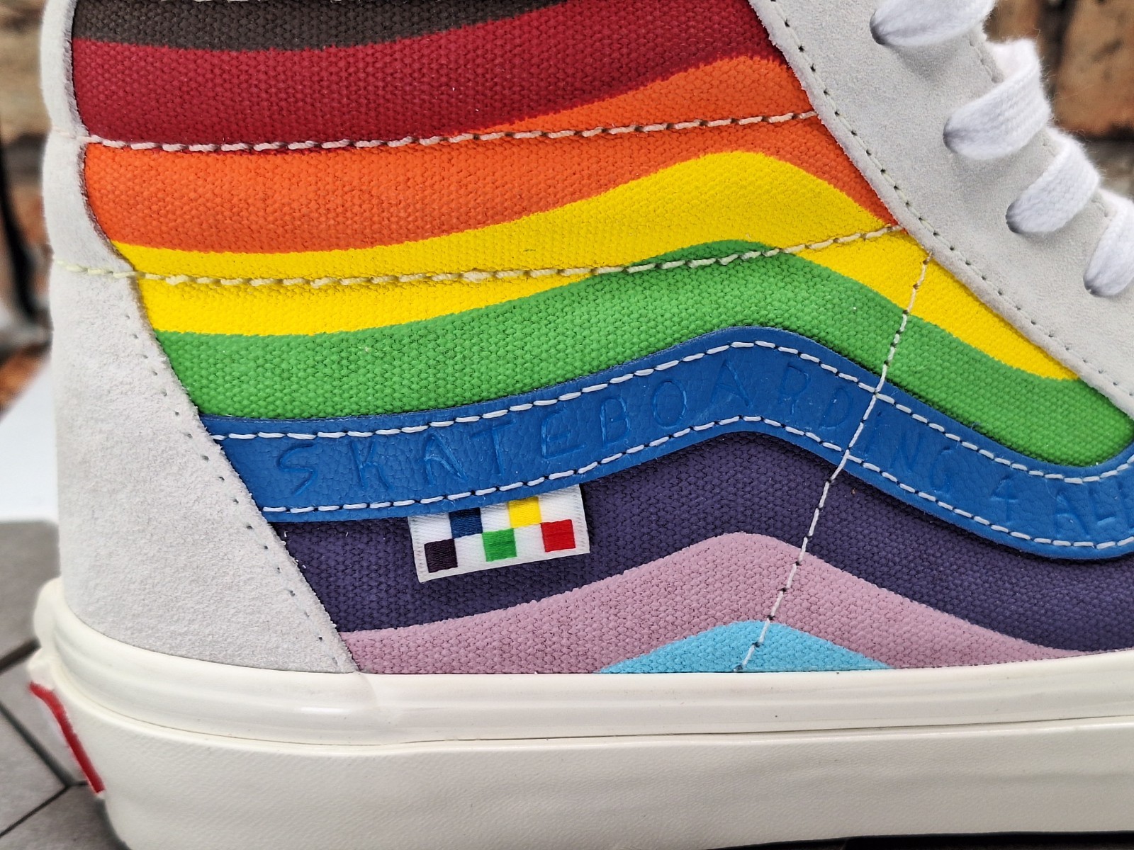 Vans Skate Sk8-Hi Top Pride Men Sz 9 White Rainbow LGBTQ+ Sneaker Parade Shoe