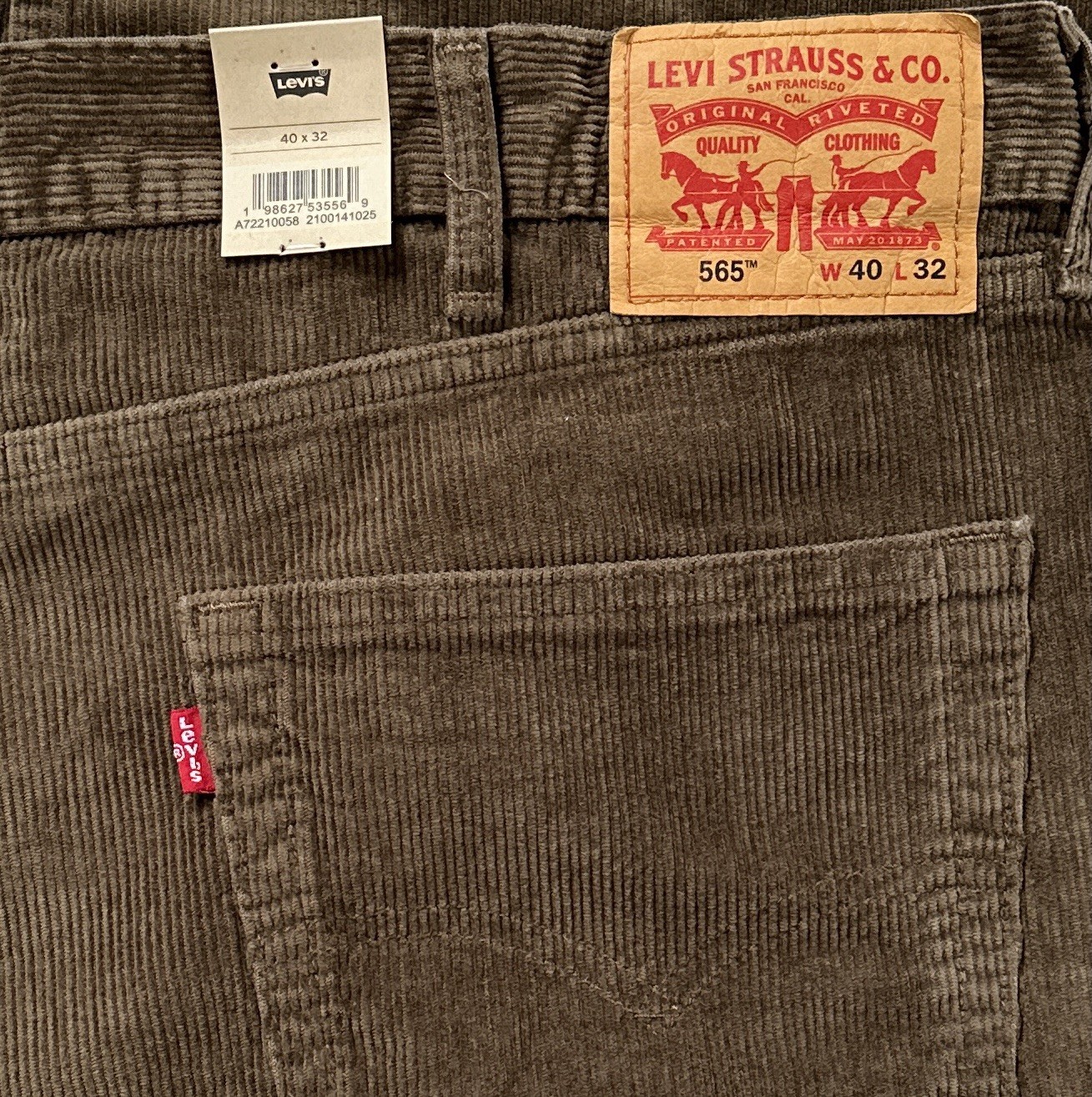Levi’s Men’s 565 Loose Straight Corduroy Pants