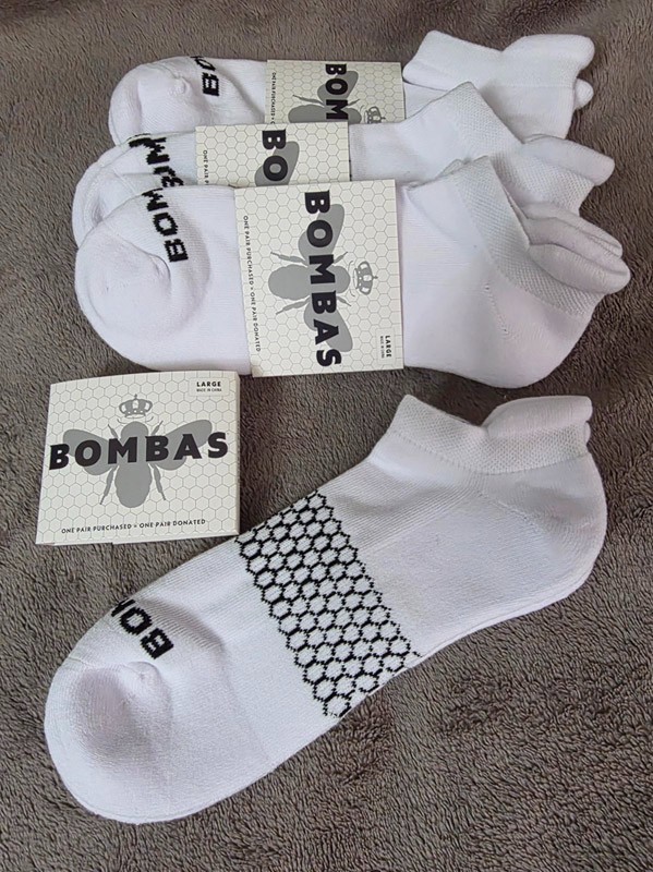 4-Pack (4 pairs) Bombas Solids Ankle Socks – White – Large