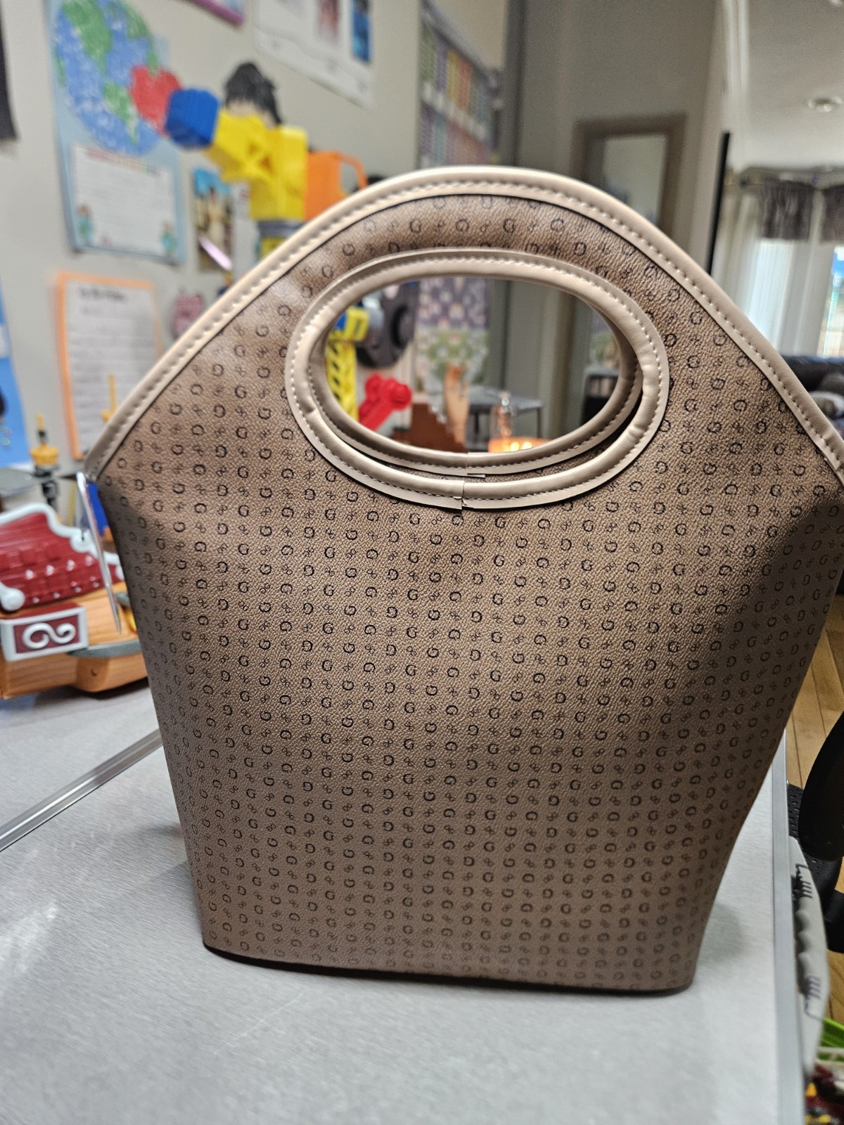 Guess NEW Insulated Lux Lunch Picnic Tote Bag Burnaby TRAVEL Cocoa Mo.RCK9834081