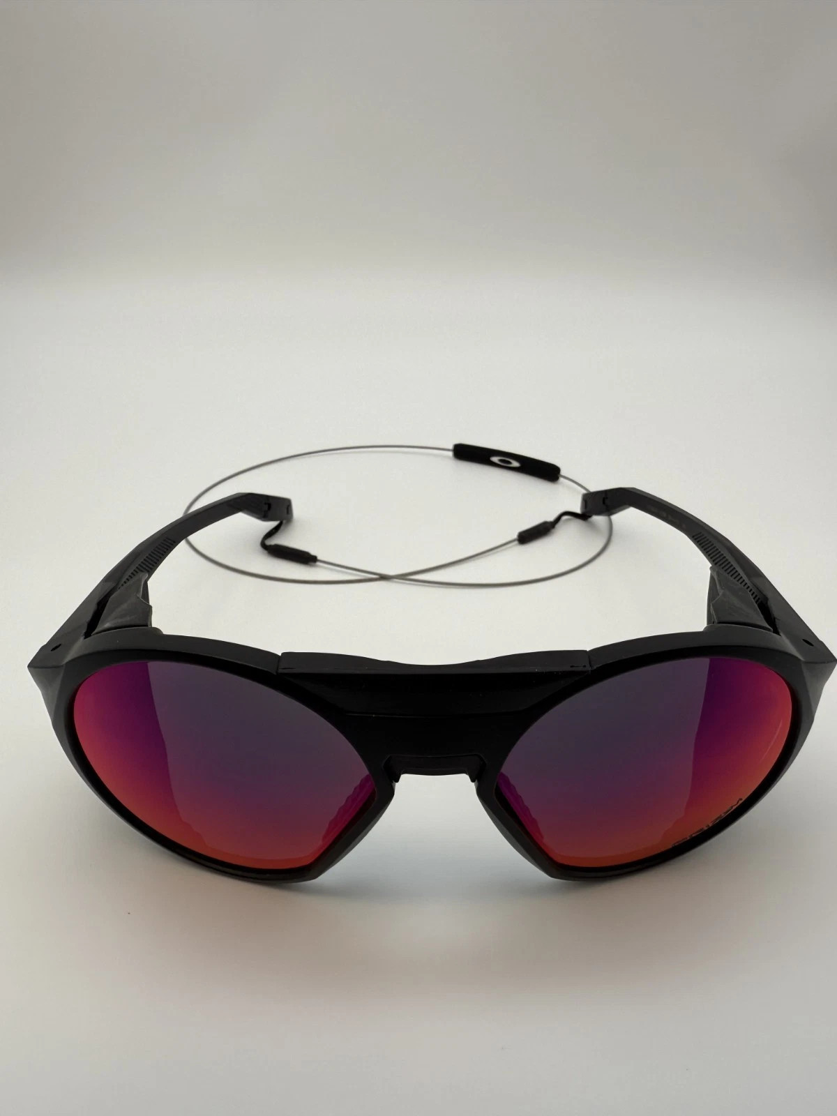Gafas de sol Oakley CLIFDEN OO9440 negras mate redondas con lentes rubí nuevas/*
