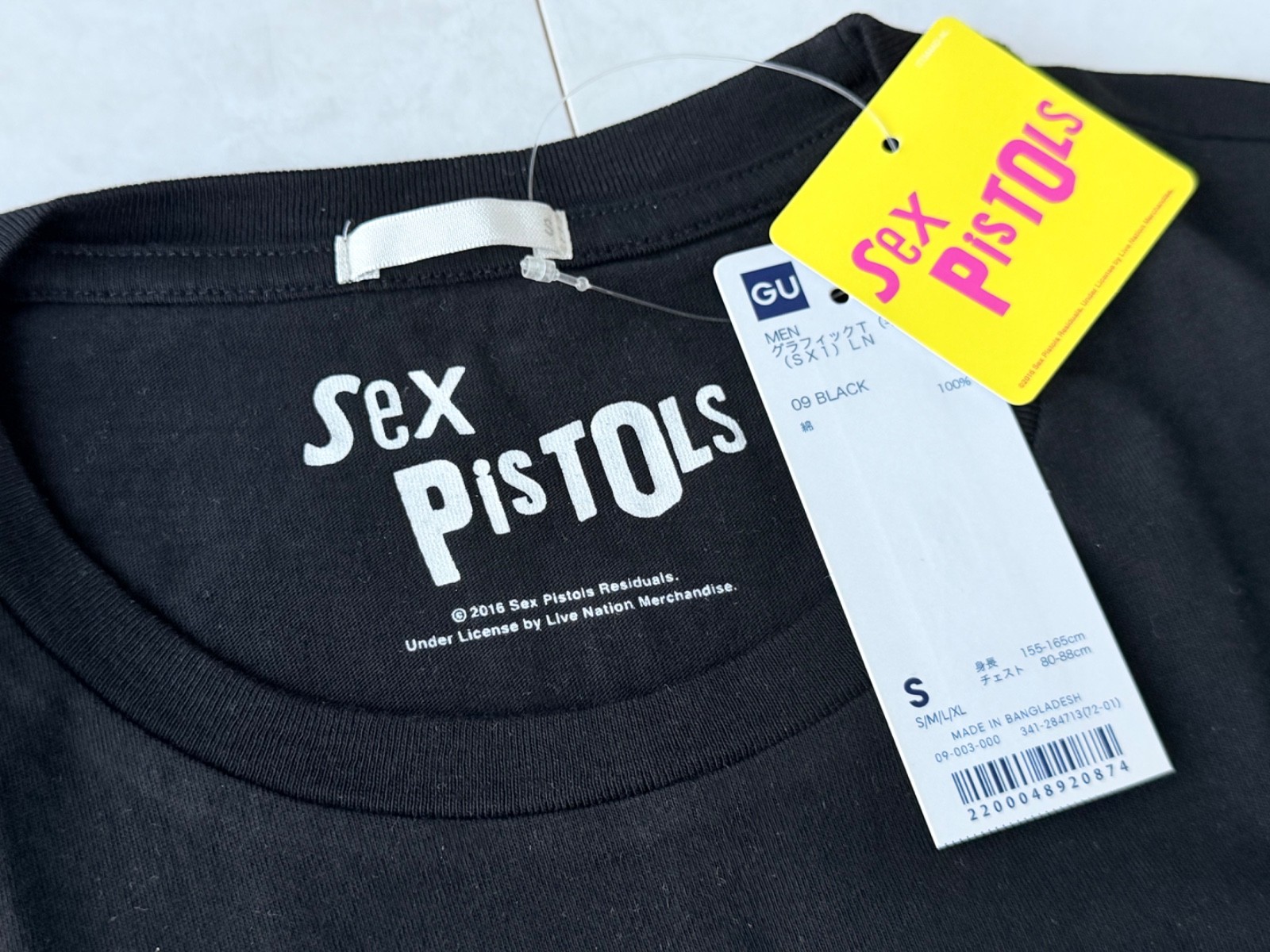 Sex Pistols x GU T-Shirt NWT Size S Black Japan