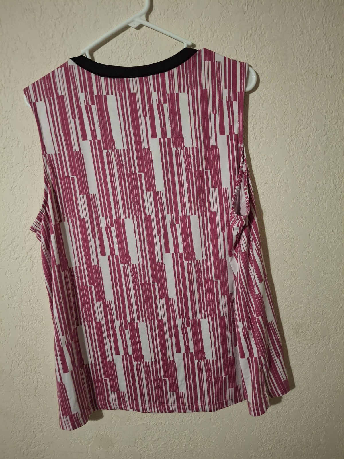 Robert Louis Geometric Pink White Black V-Neck Sleeveless Knit Blouse XL