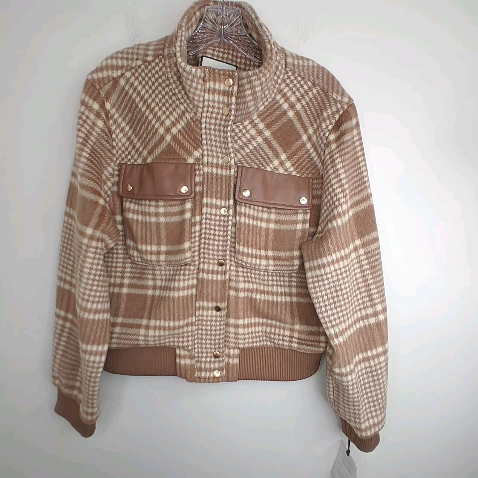 Bagatelle Women’s Large Jacket Plaid Beige White Cropped Fleece Zip Up New