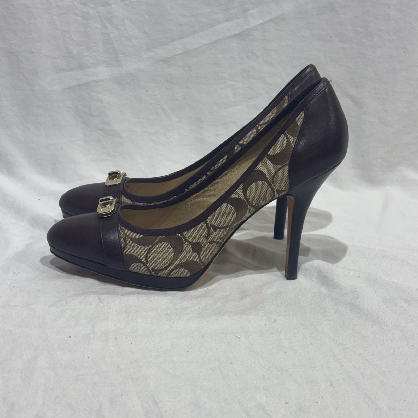 Coach Signature Canvas & Leather Heels Pumps Brown Tan Size 9.5B Stiletto