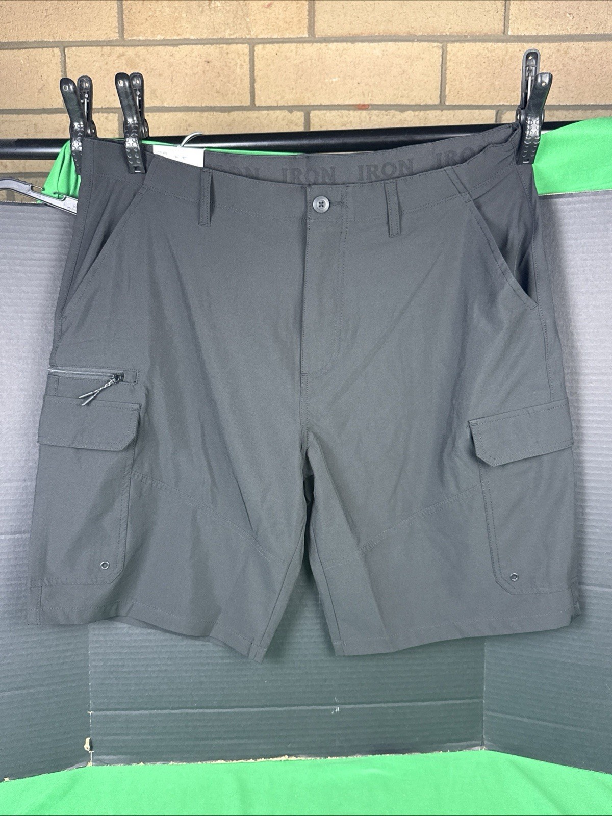 Iron Co. Men’s Stretch Hybrid Cargo Shorts Size 32 Black