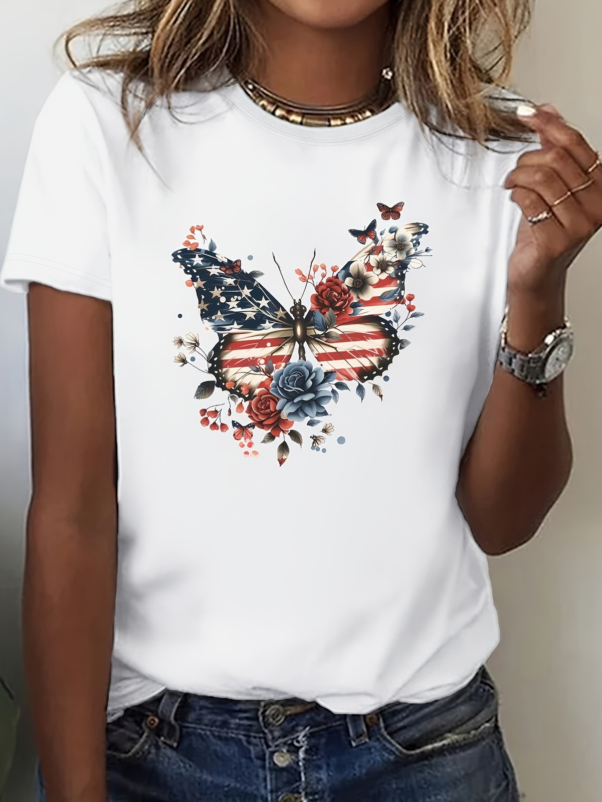 Patriotic Butterfly Floral Graphic Tee – USA Flag Wings Aesthetic T-Shirt