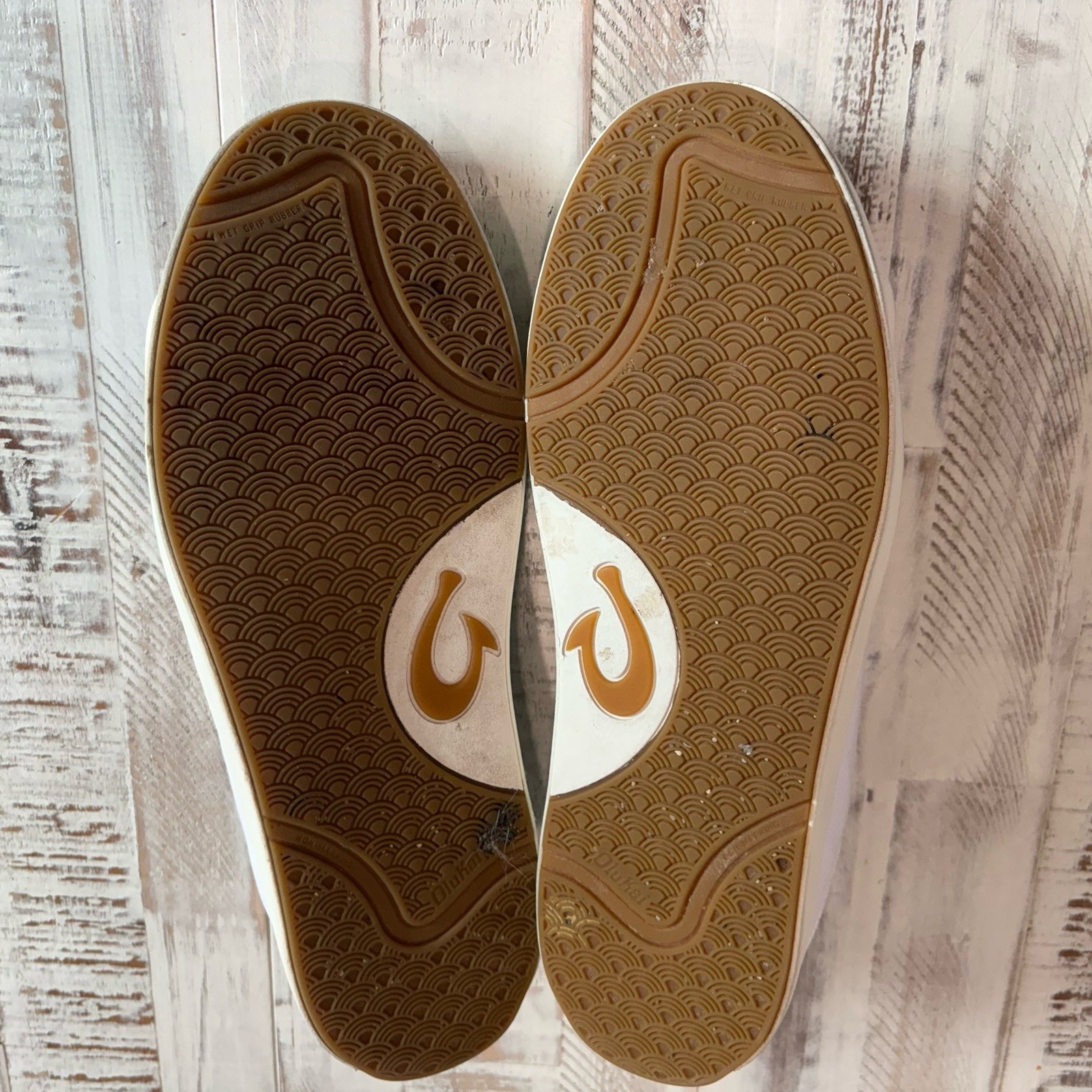 OluKai Lae’ahi Li ‘Ili Shoes Mens Size 11 White Leather Casual Comfort Sneakers