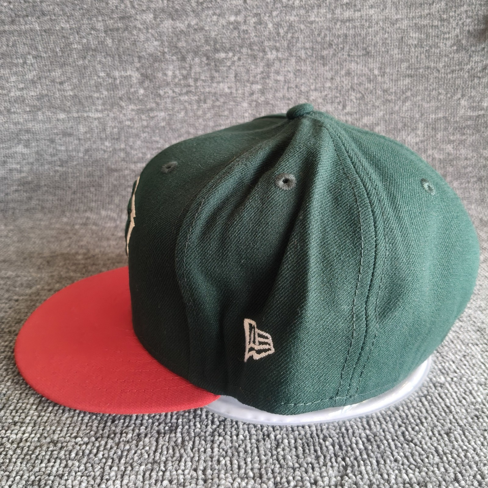 New Era Minnesota Wild 59FIFTY Fitted Flat Brim Green Red Size 8 Hat