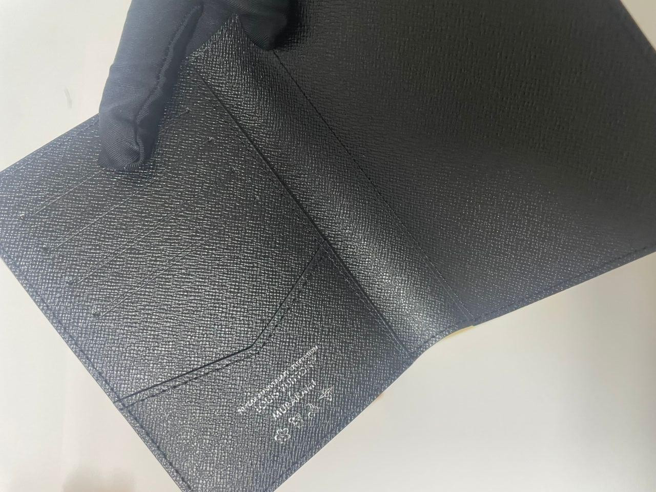 Louis Vuitton x Murakami Takashi Passport Cover Multicolor Couverture W/Box
