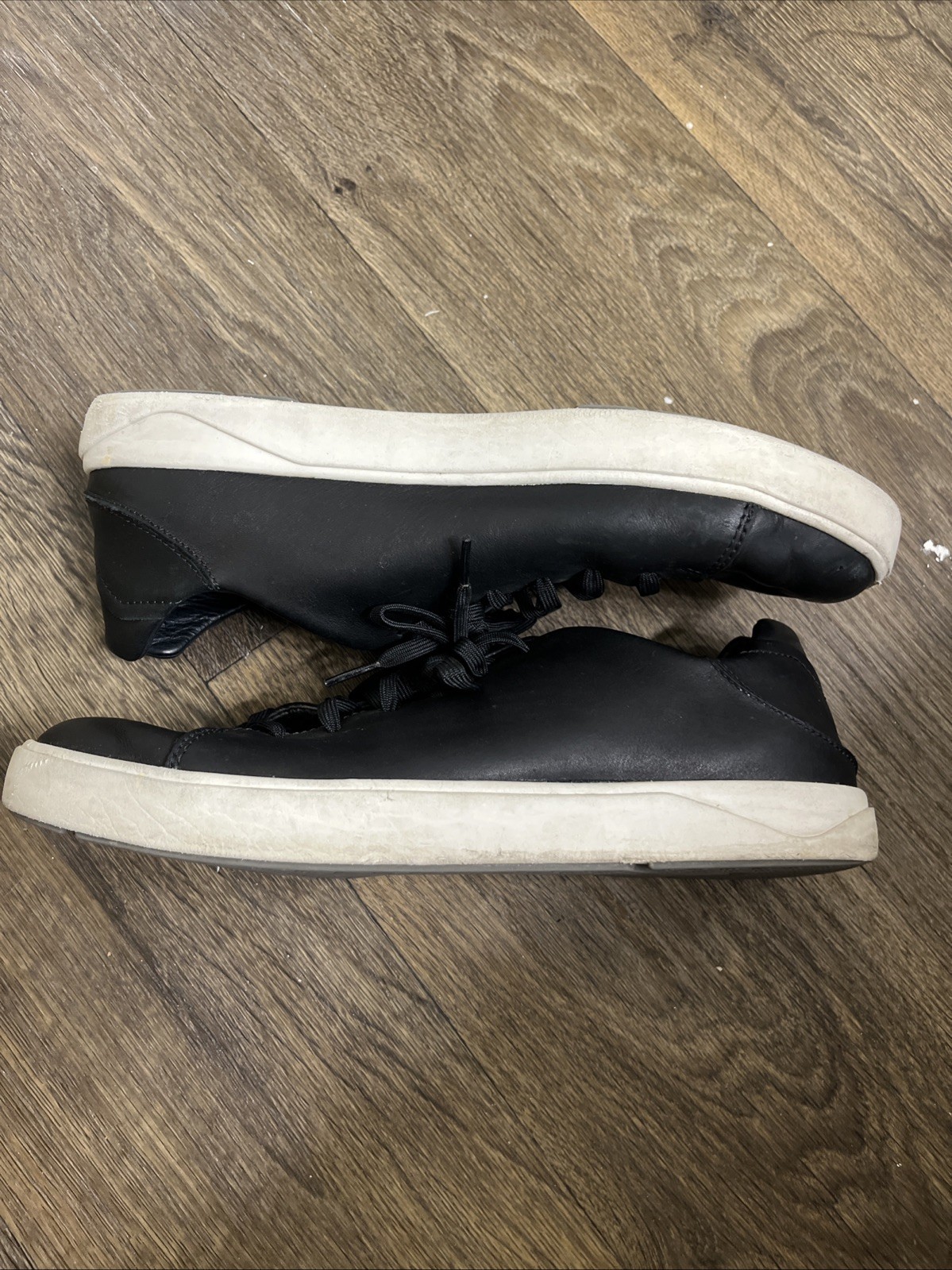 OluKai Lae‘ahi Lī ‘Ili EUC Waterproof Leather Sneakers Black Men’s 9.5 EUR 42.5