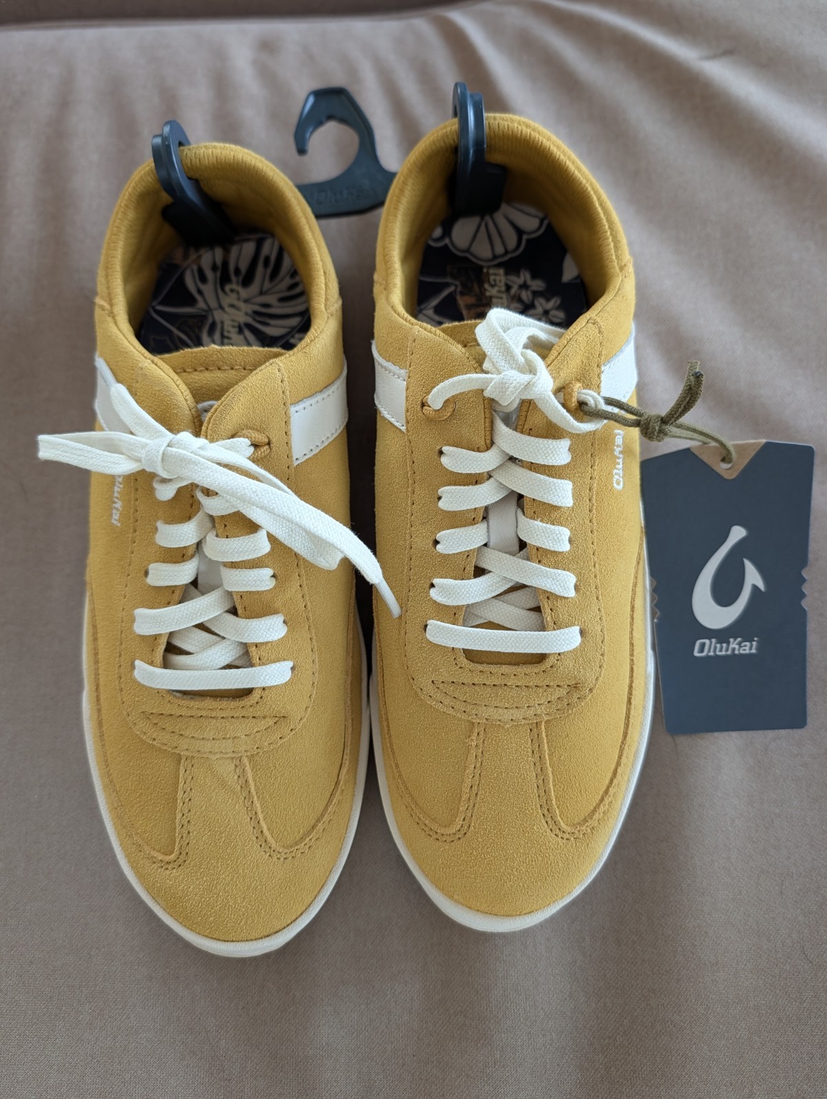 Olukai HA’UPU Mustard/Off White Leather Tie Sneakers Women’s Size 7 RET $140