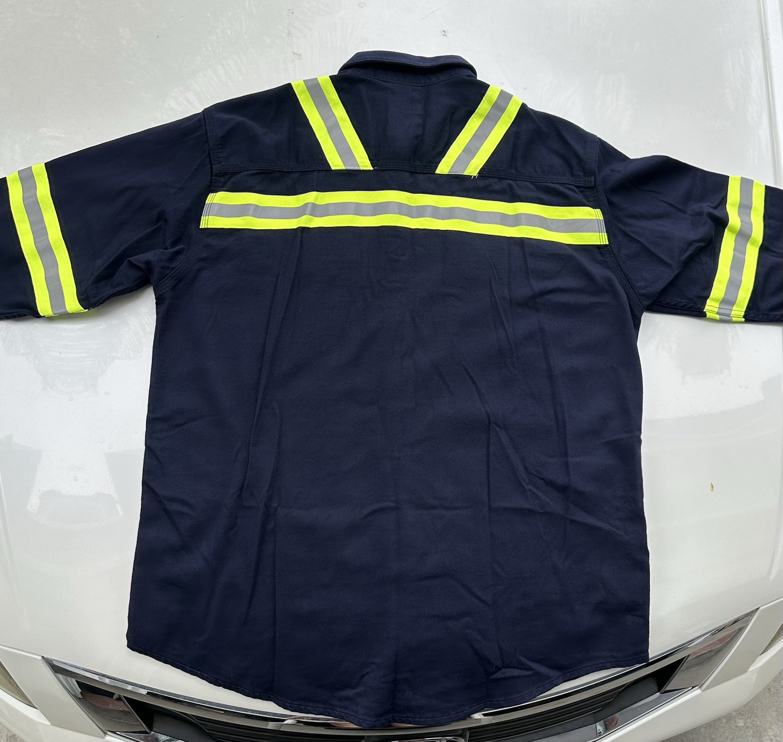 Lot Of 2 Carhartt FR Hi-Visibility Cotton Work Shirts Medium LJ CAT 2 NFPA 2112