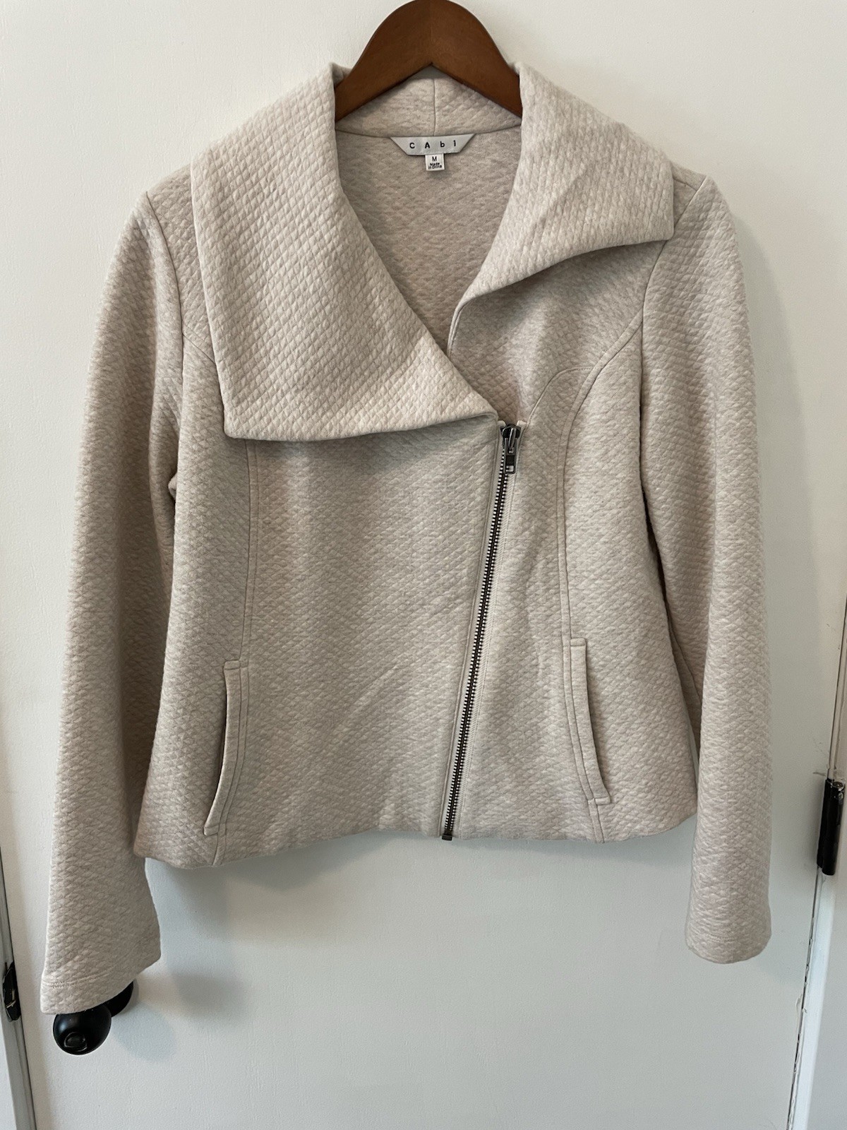CAbi 913 Ryder Moto Biker Blazer Jacket Quilted Knit Oatmeal Women’s Medium