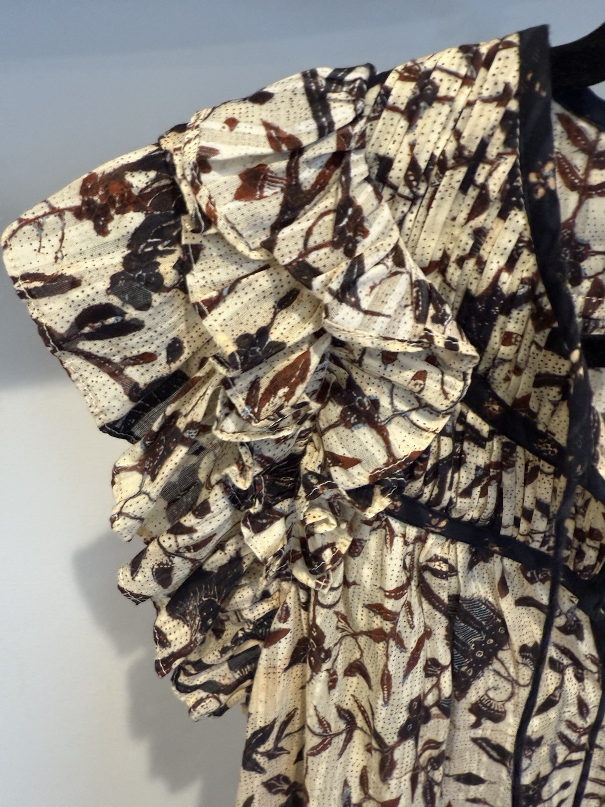 Ulla Johnson Sleeveless Ruffle-Trim Tie-Neck Blouse Size 10