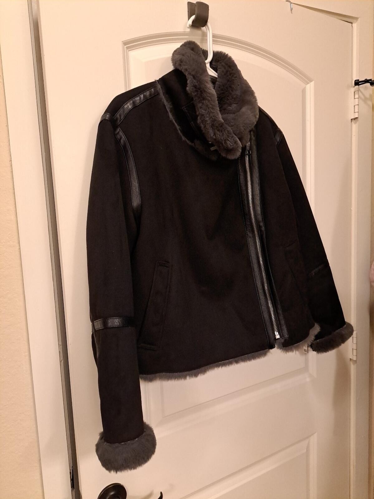Zara Faux Fur Moto Jacket Black Size L Short EUC 100% Returns Accepted