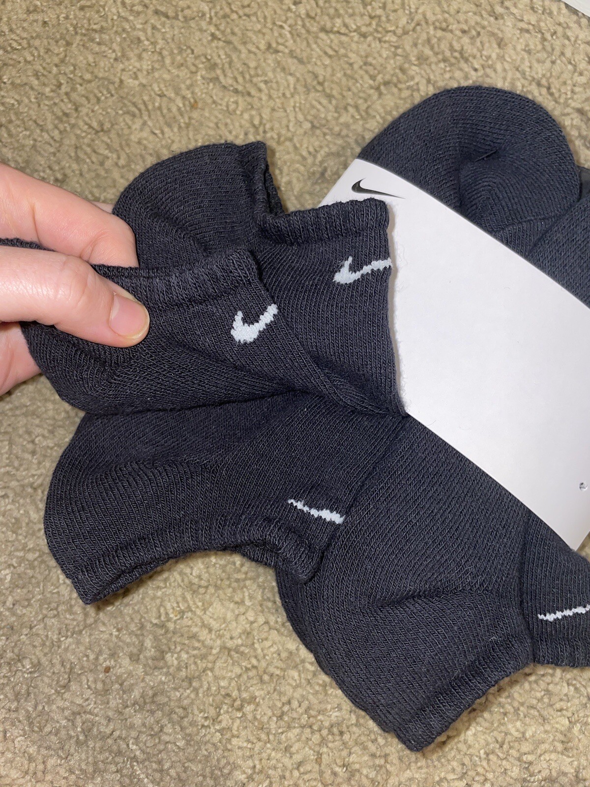 Nike Dri Fit 6-pack no show socks everyday plus 6-pack socks size M Black