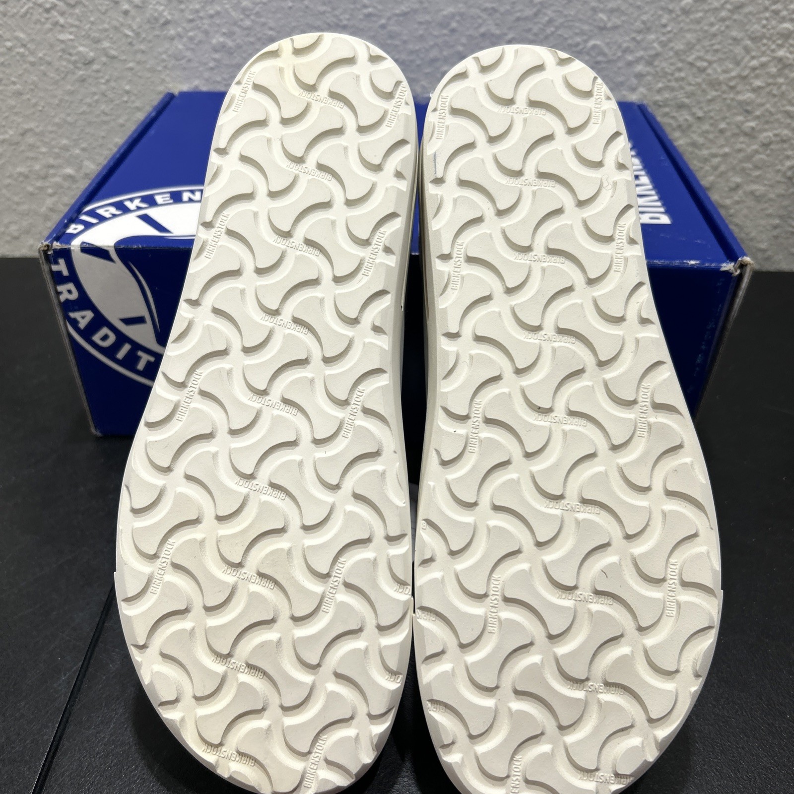 Birkenstock Womens Bend Low Leather White 39 (US W8 M6