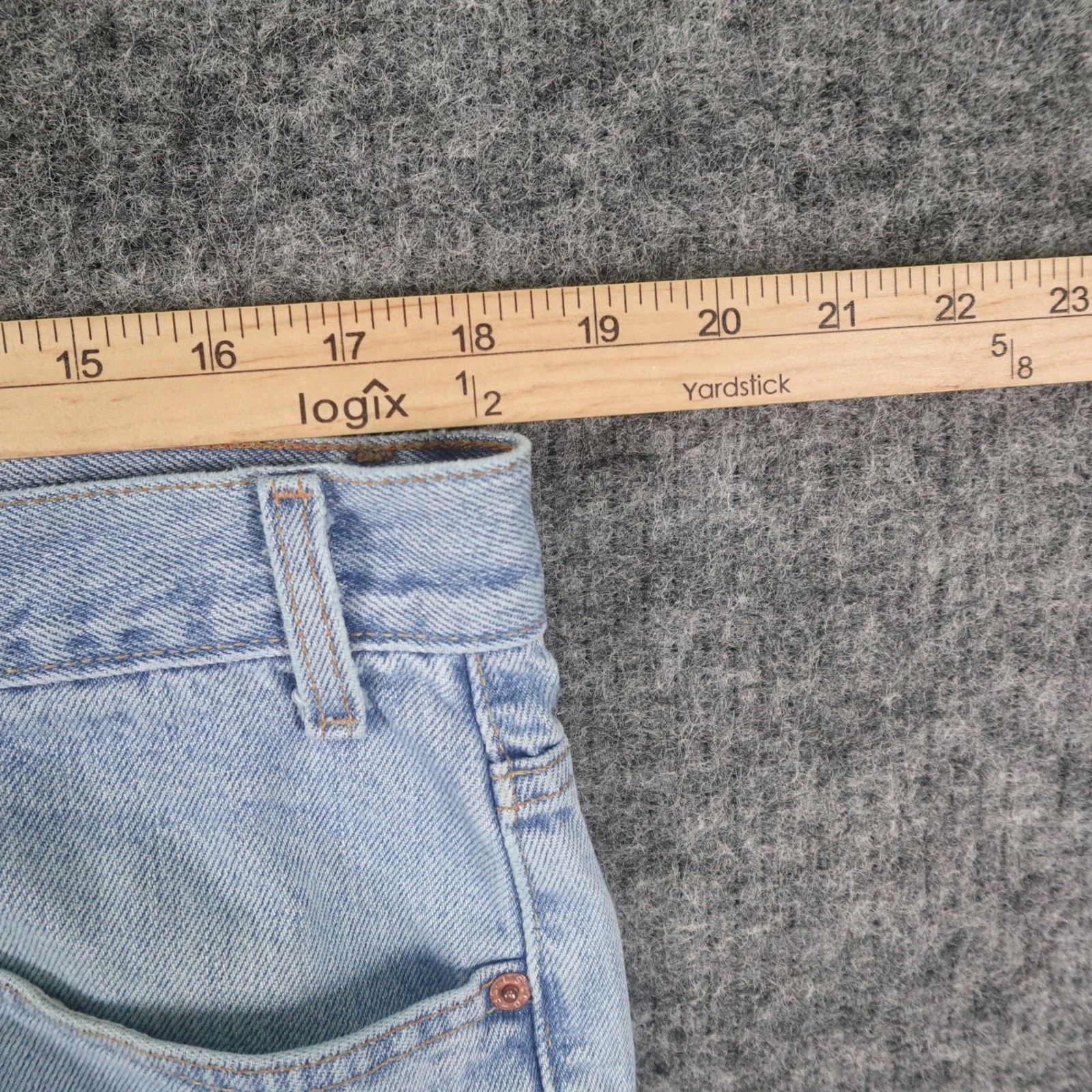 Levis 550 Relaxed Fit Jeans Mens 38×32 Light Wash Denim Casual Pants (36×31.5)