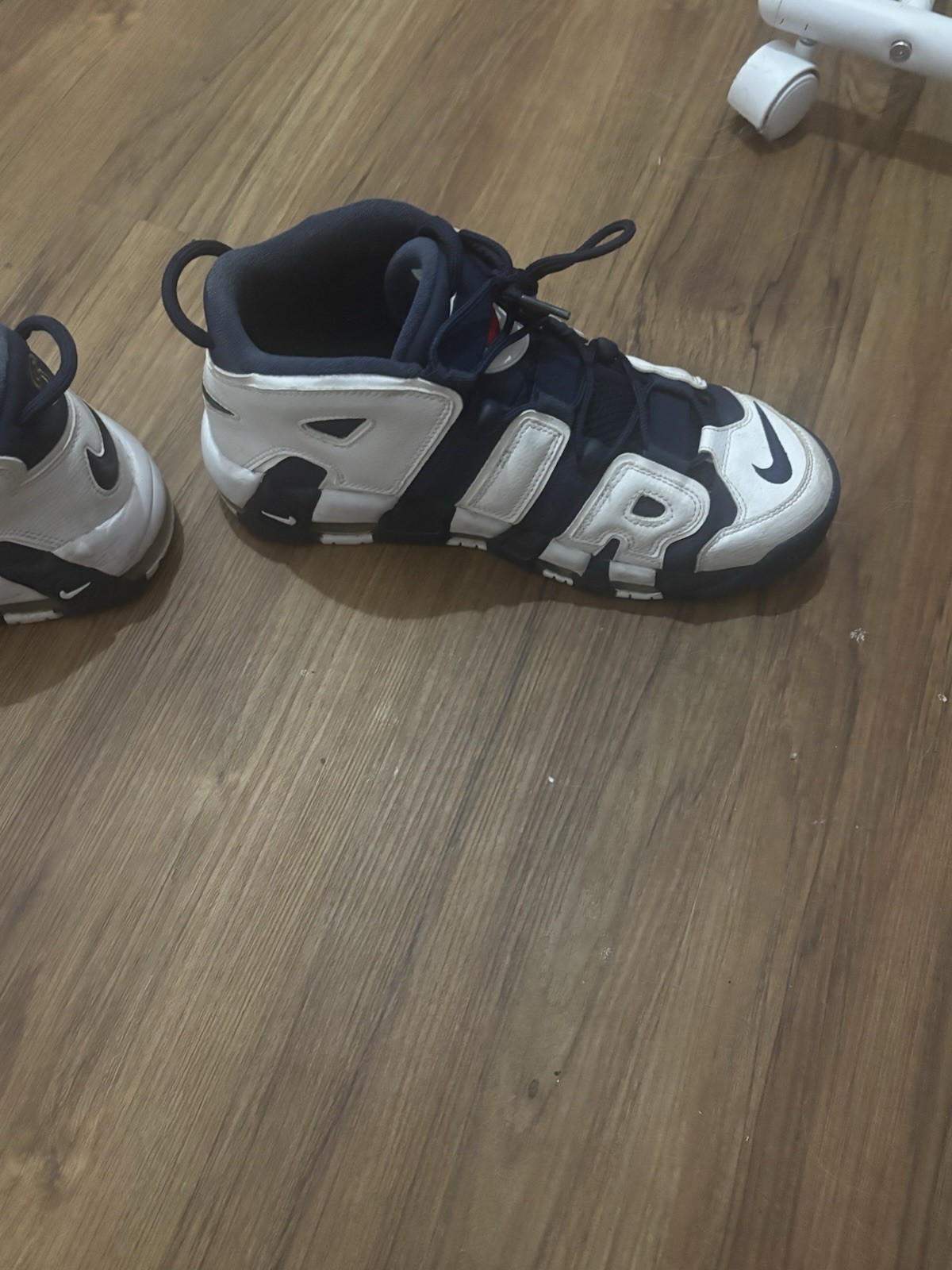 Nike Air More Uptempo Men’s Mid Top Leather Lace Up Sneakers White Navy