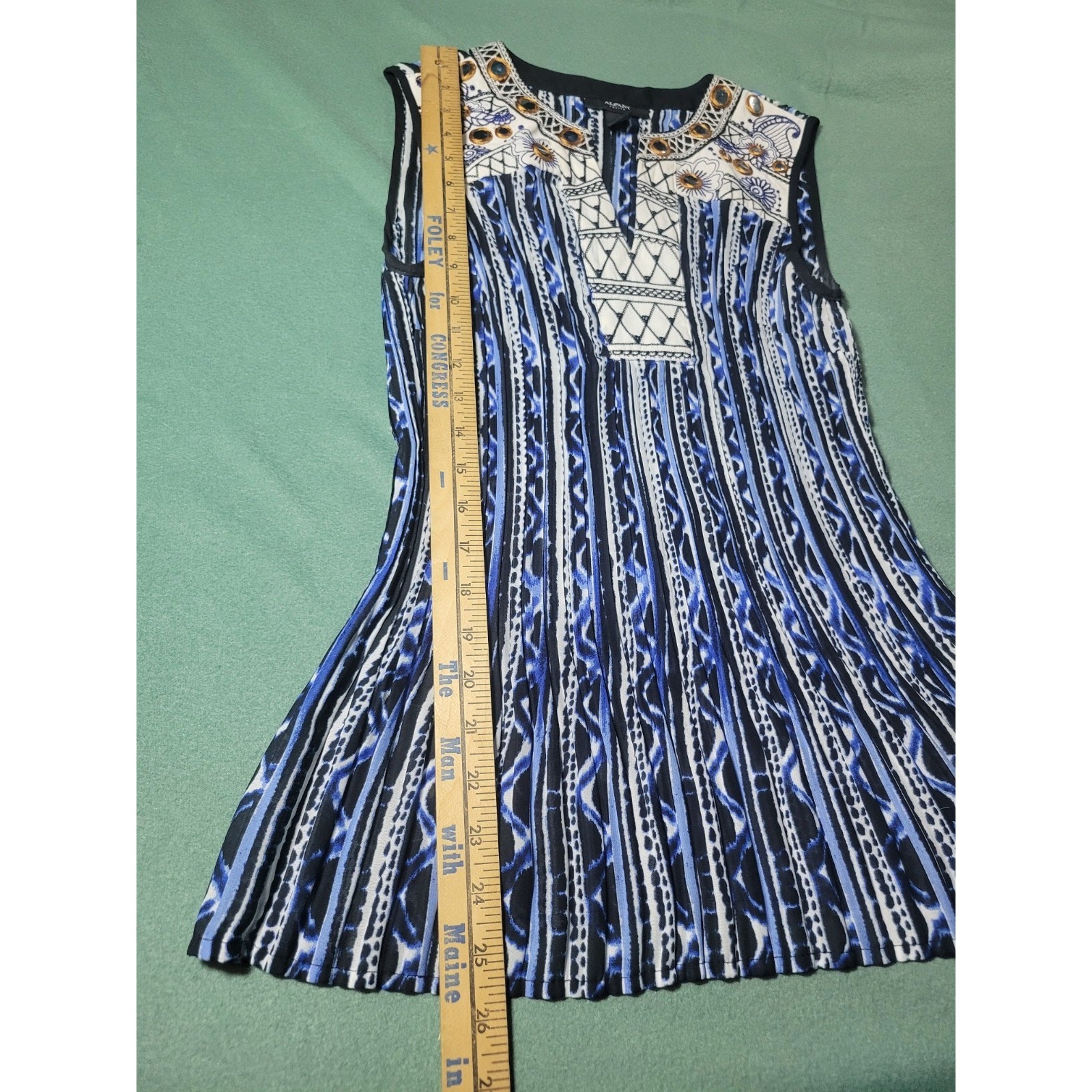 Alfani Blue and White Sleeveless Top Women’s Size 10p