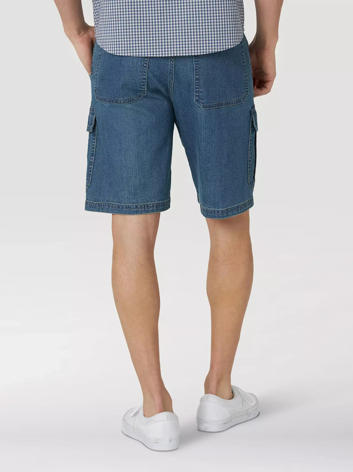 Wrangler® Men’s Five Star Premium Denim Cargo Shorts Size 38 inseam 10″