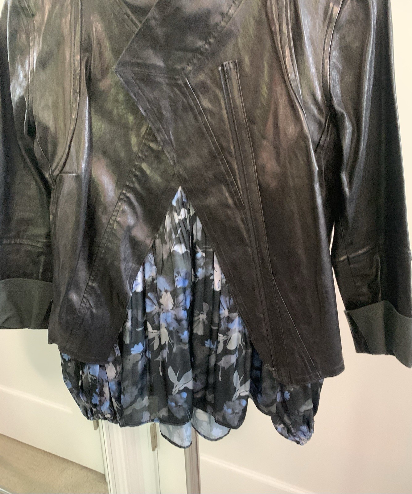Ellie Tahari Top Stretchy XS -Dress Up Or Down (can Fit Up To Medium)