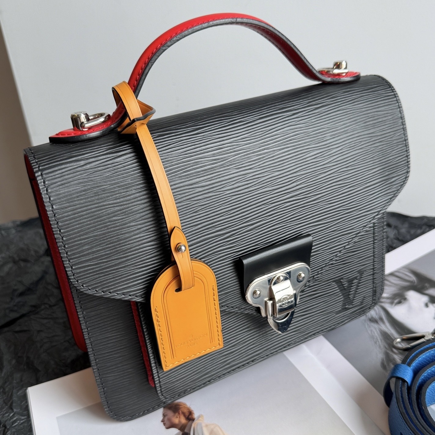 Louis Vuitton Pre-Owned Authentic Messenger Bag Black Silver