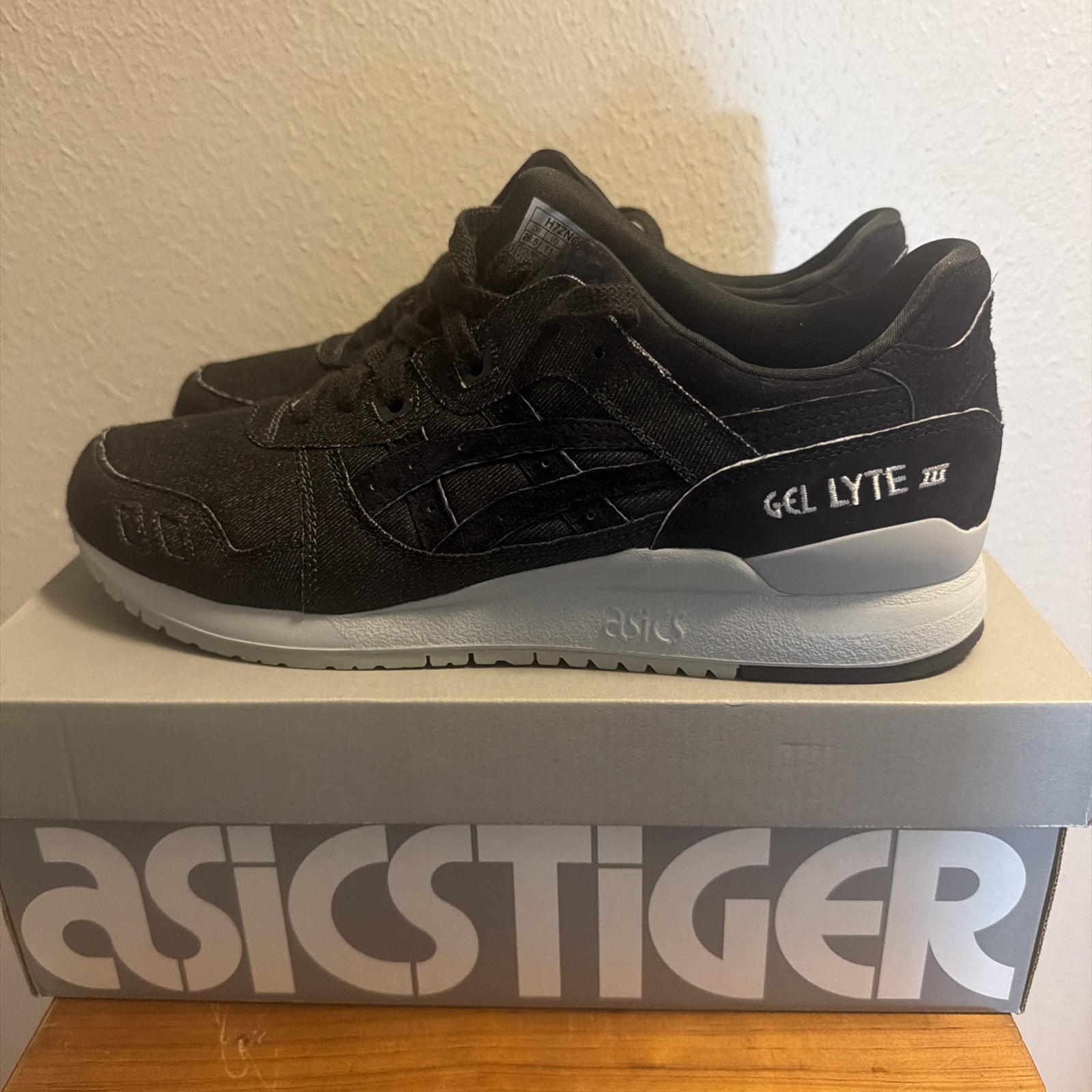 asics tiger gel lyte iii Midgrey/Black Size 11 BRAND NEW (Discount)
