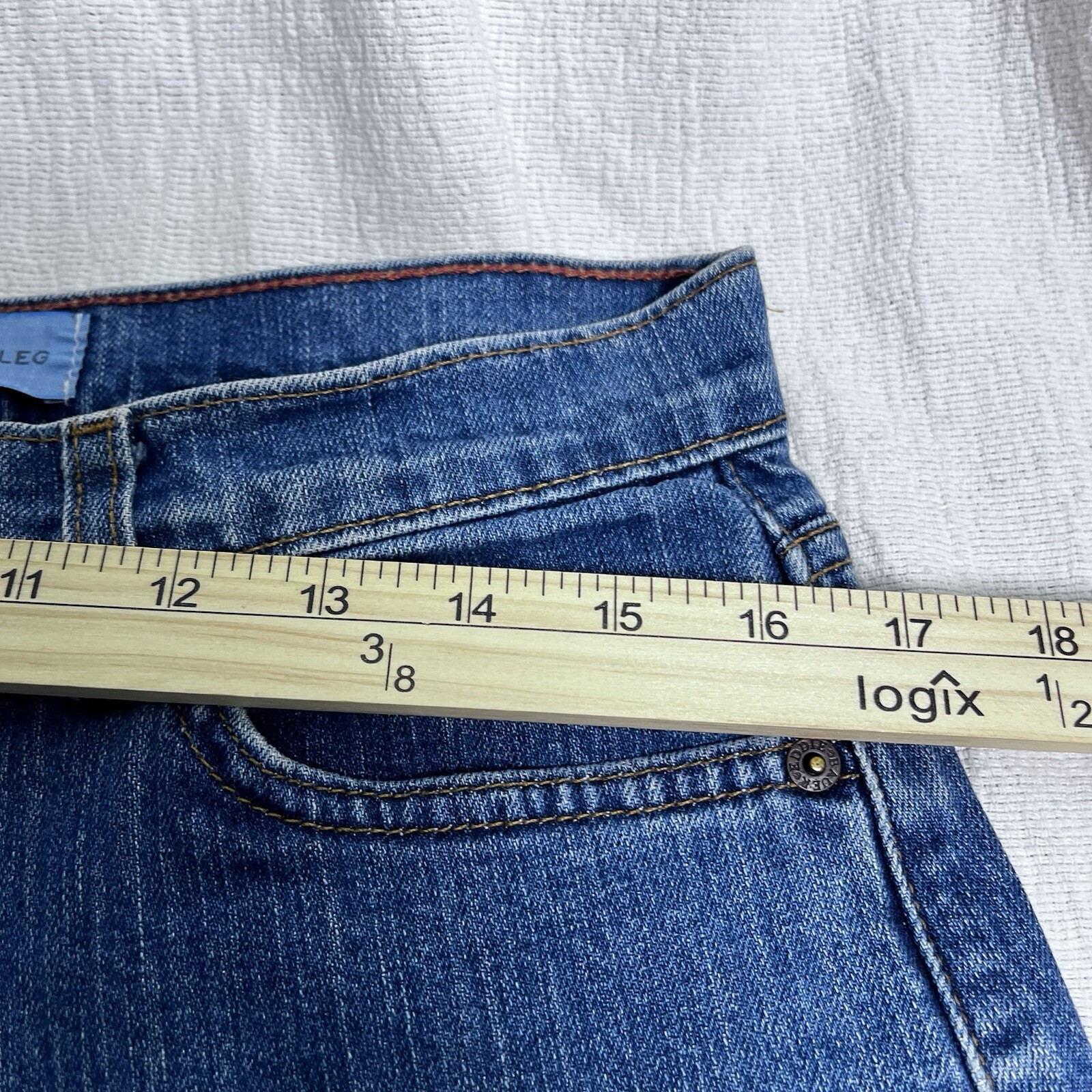 Eddie Bauer Natural Fit Jeans Women’s Size 12 Straight Leg Cotton Blend Denim