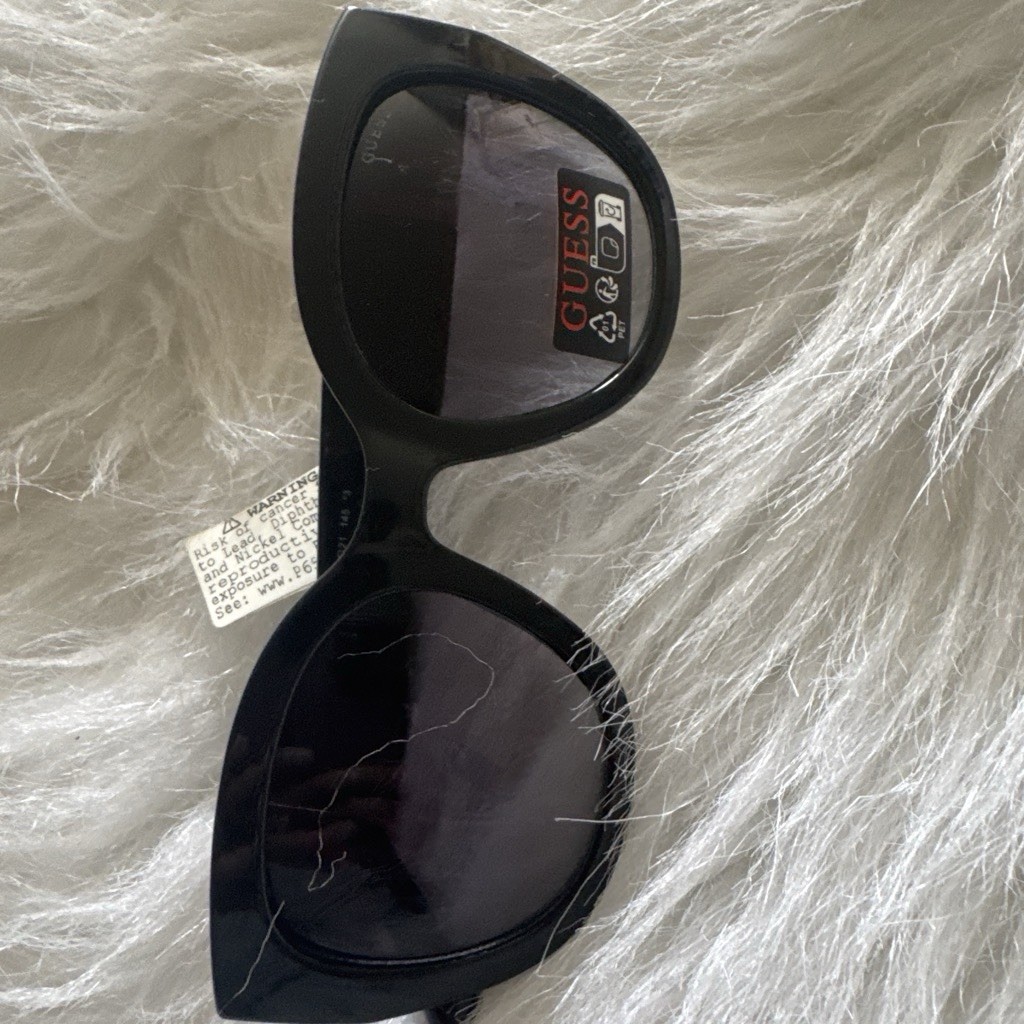 GUESS Women’s Cat Eye Sunglasses Black Plastic Frame Gray Tinted Lenses
