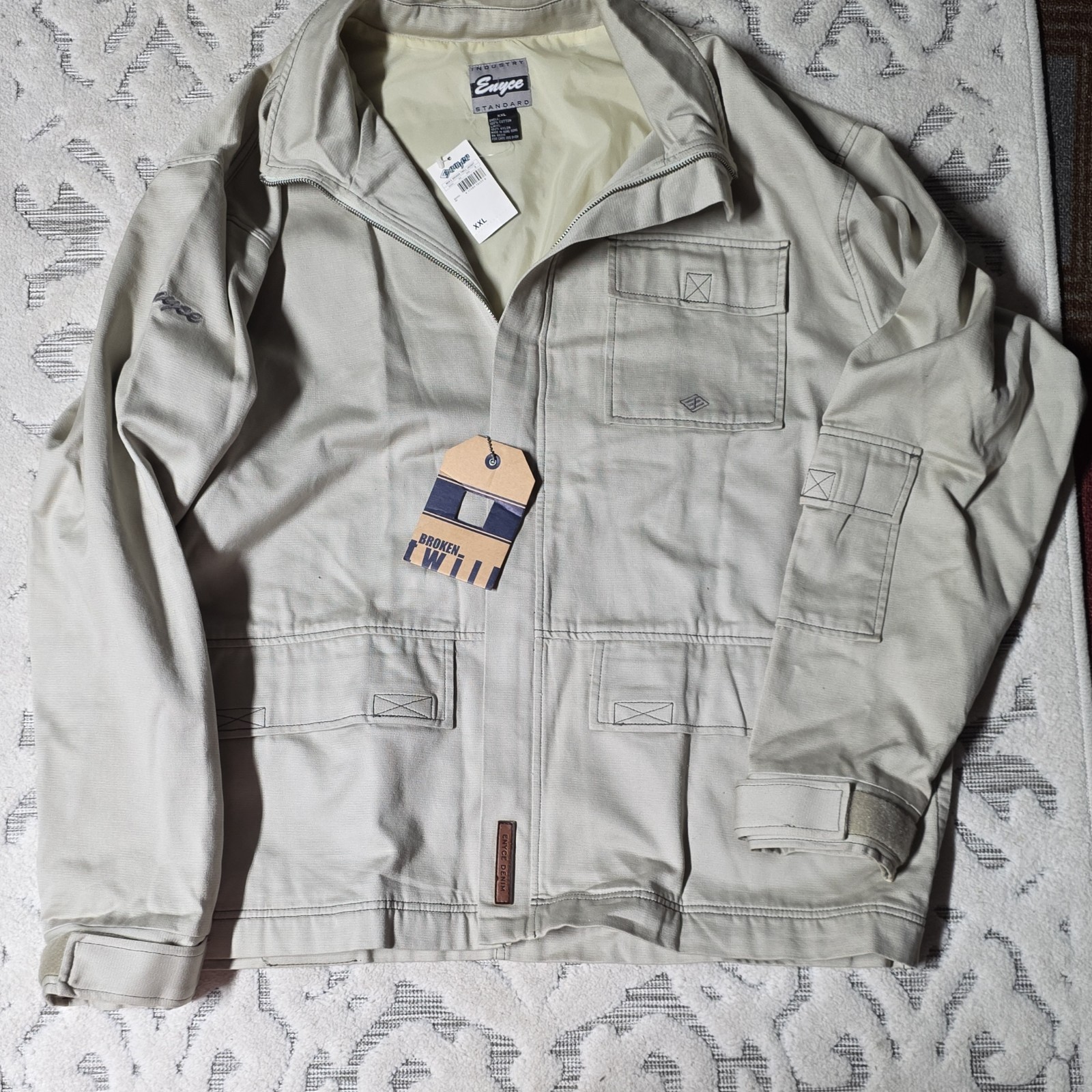 VINTAGE. Enyce Men’s 1998-2000​ item still has its original Tags.
