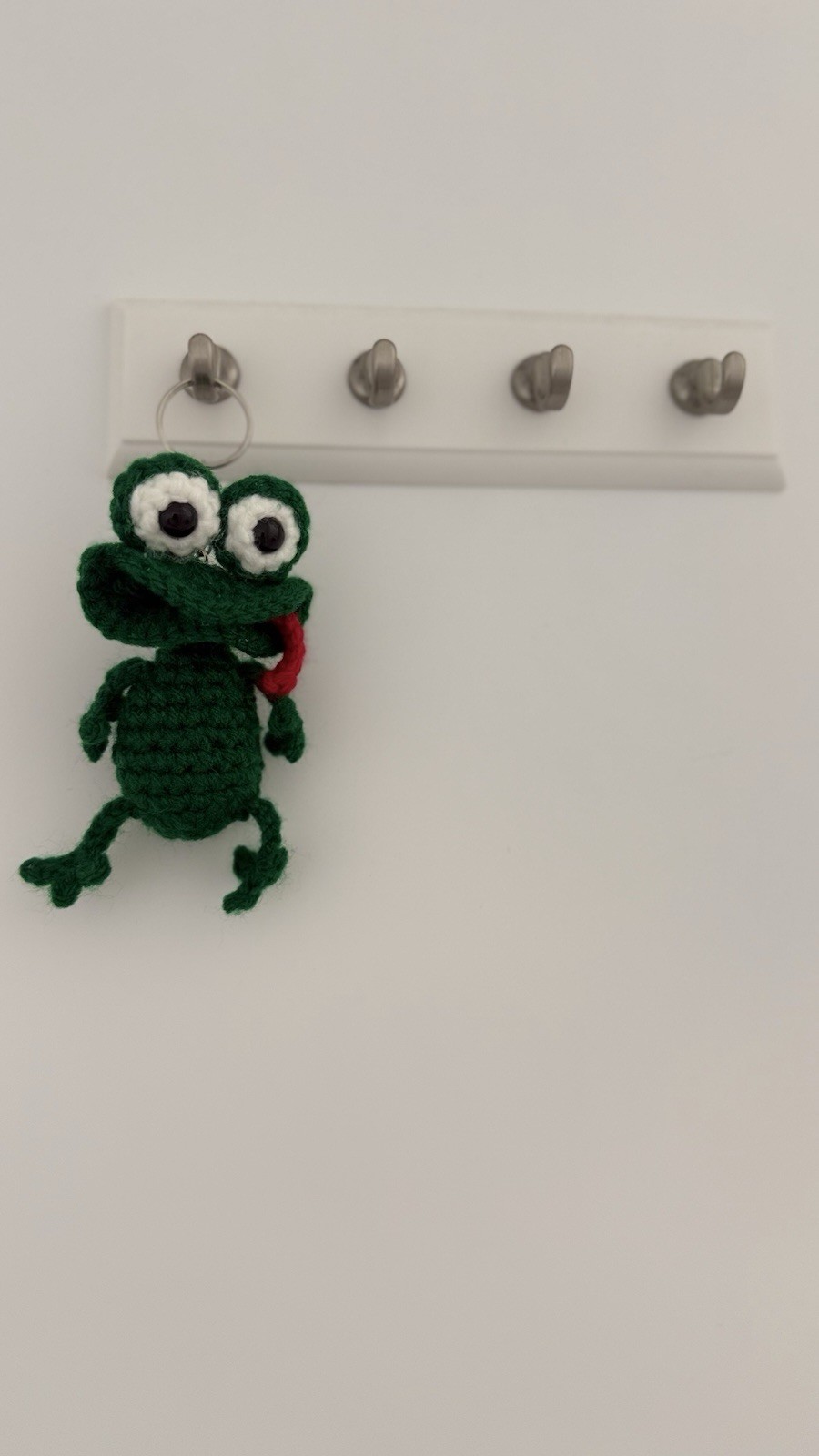 Handmade Crochet Frog Key Chain Keyring Charm Yarn/Metal Green White Black Red