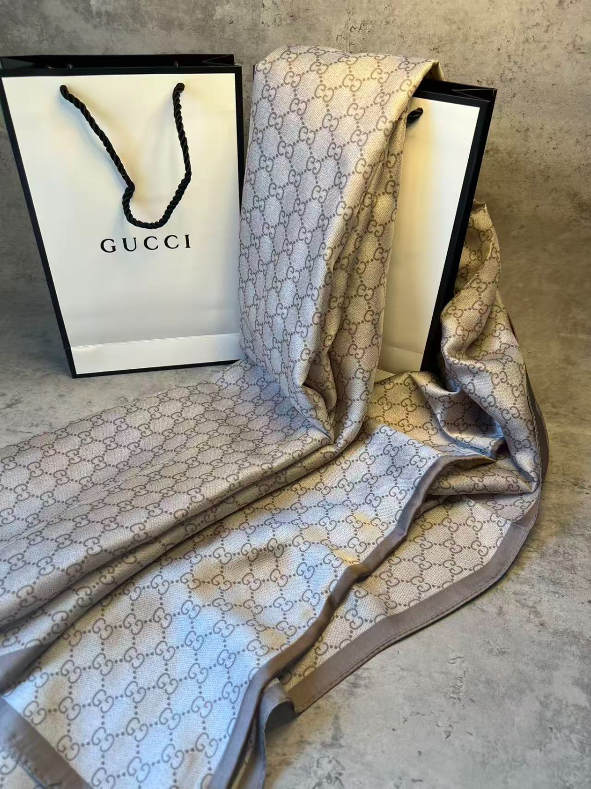 GUCCI SCARF SHAWL AUTHENTIC 100% SILK BEIGE BROWN CLASSIC LOGO LIGHT WEIGHT