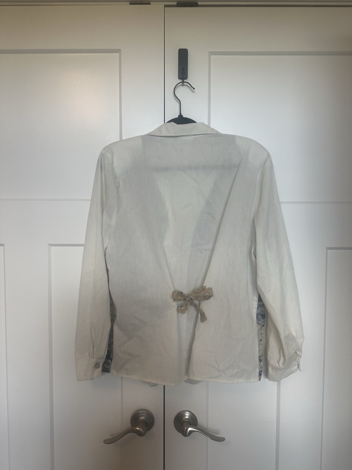 90s/Y2K Women’s 14/16W White/Beige/Blue Floral Collared Button Blouse