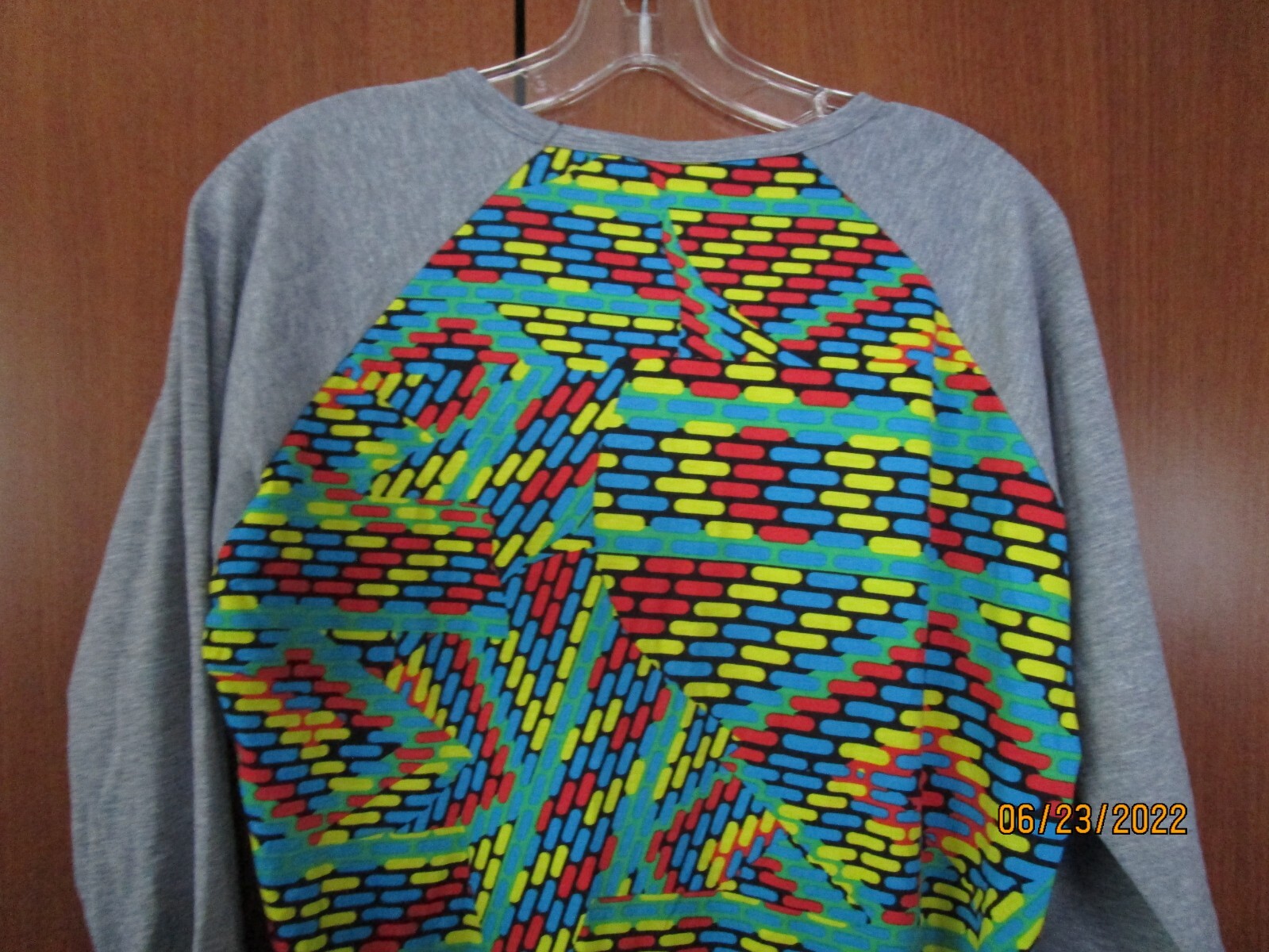 New Lularoe Ragland Randy Top Sz Medium Polyester Spandex Bust 40 Length 29 in