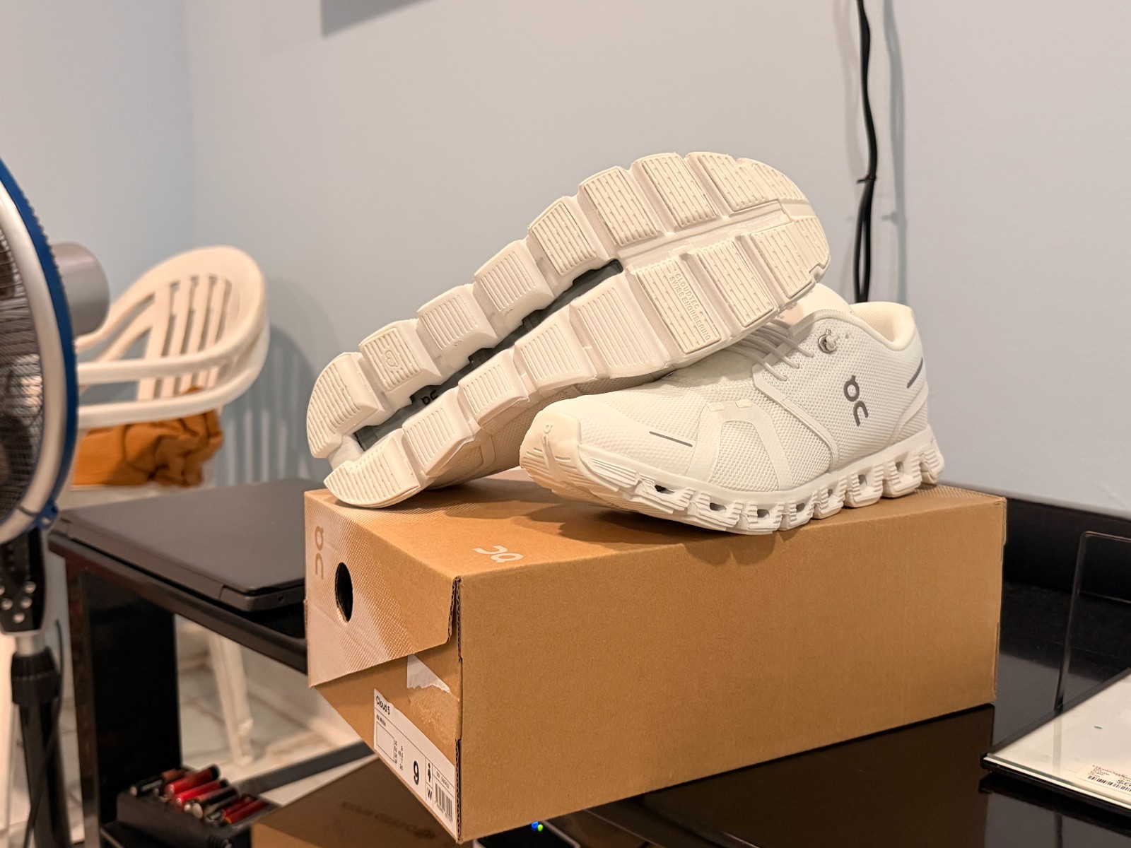 On cloud 5 women- white (authentic)