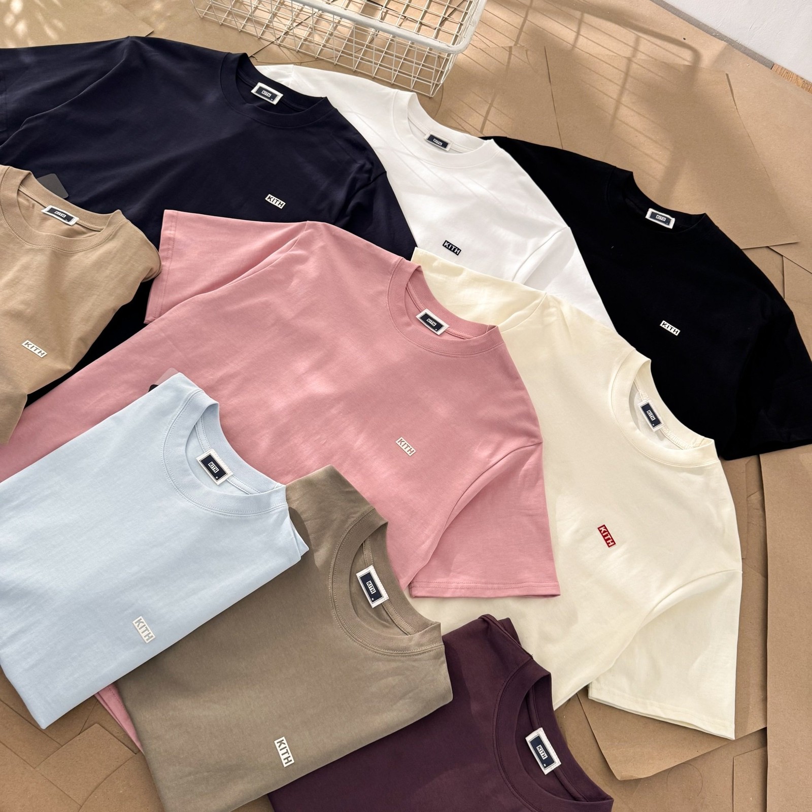 Kith Simple Flocked Small Box Logo Loose Neck Solid Color Short Sleeve Couple