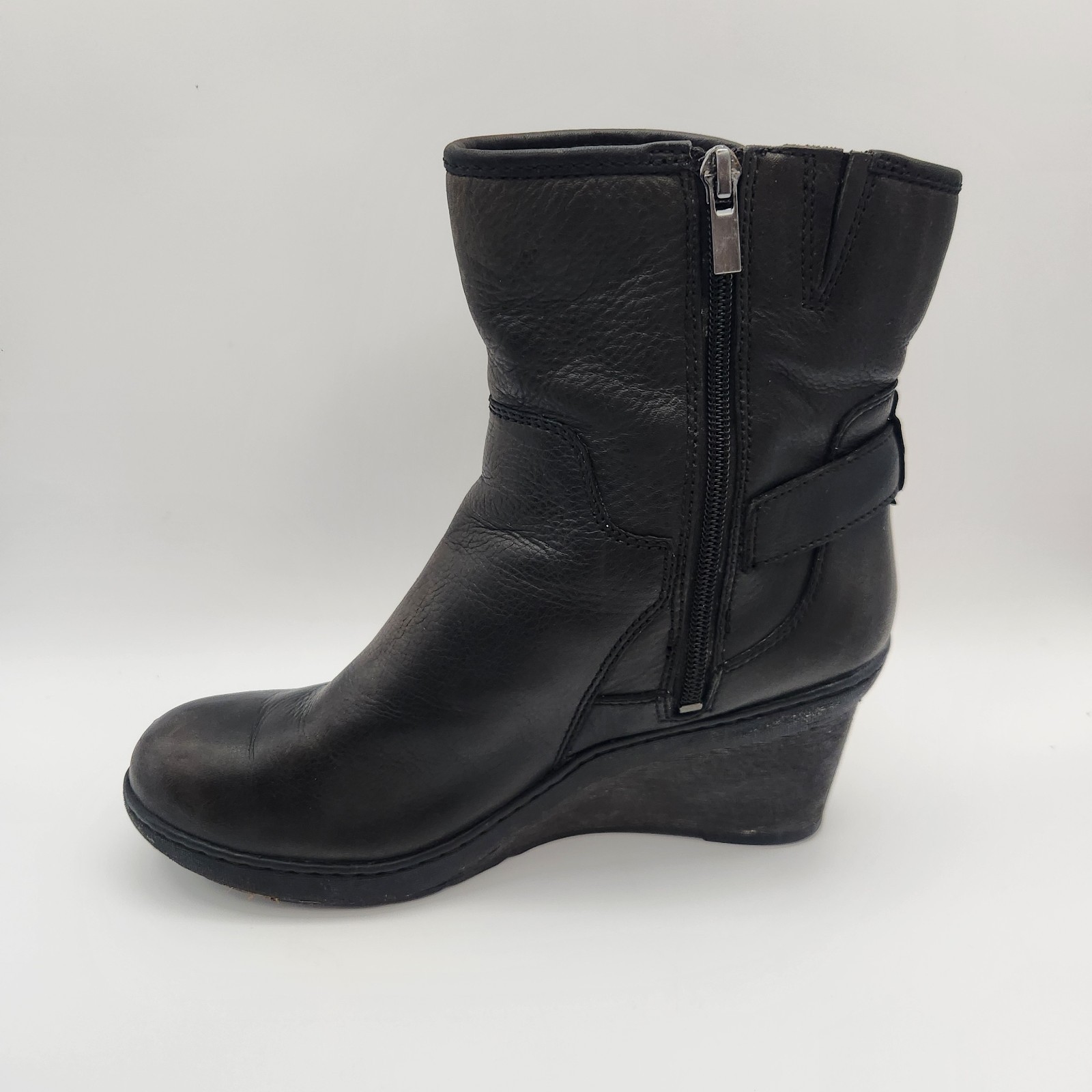 Clark’s Women’s Natira Kit Boots Size 10M Black Leather Upper Wedge Goretex