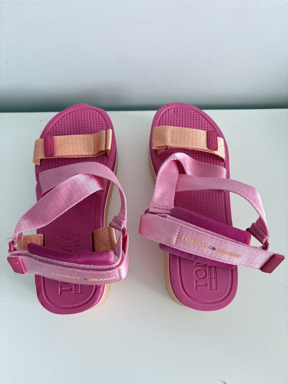 Tommy Hilfiger Pop Color Flatform Sandal – pink sandals, size 37