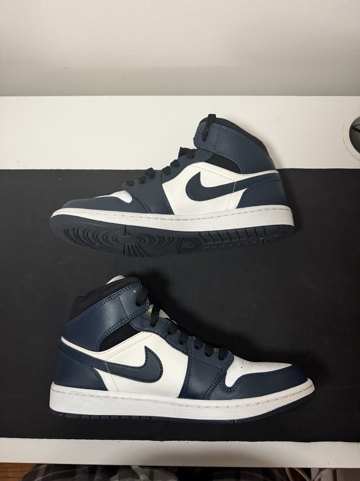 Nike Air Jordan 1 Mid Armory Navy White Black Men’s Size 9 – 554724 (No box)