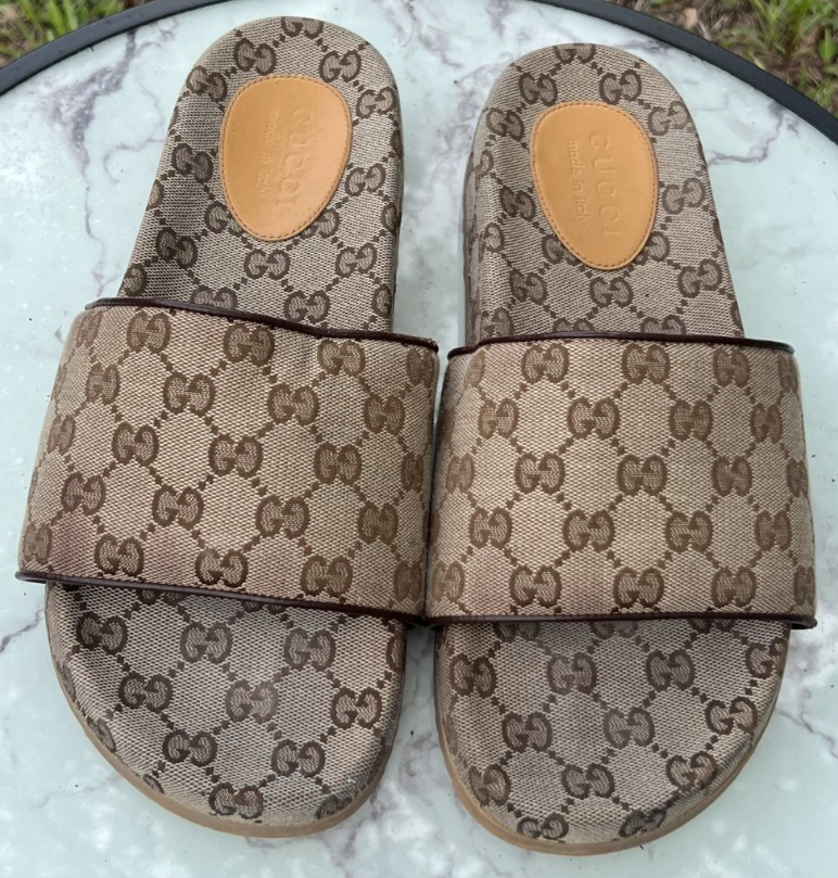 Gucci Men’s GG Slides – USED – Size 9 with Original Box