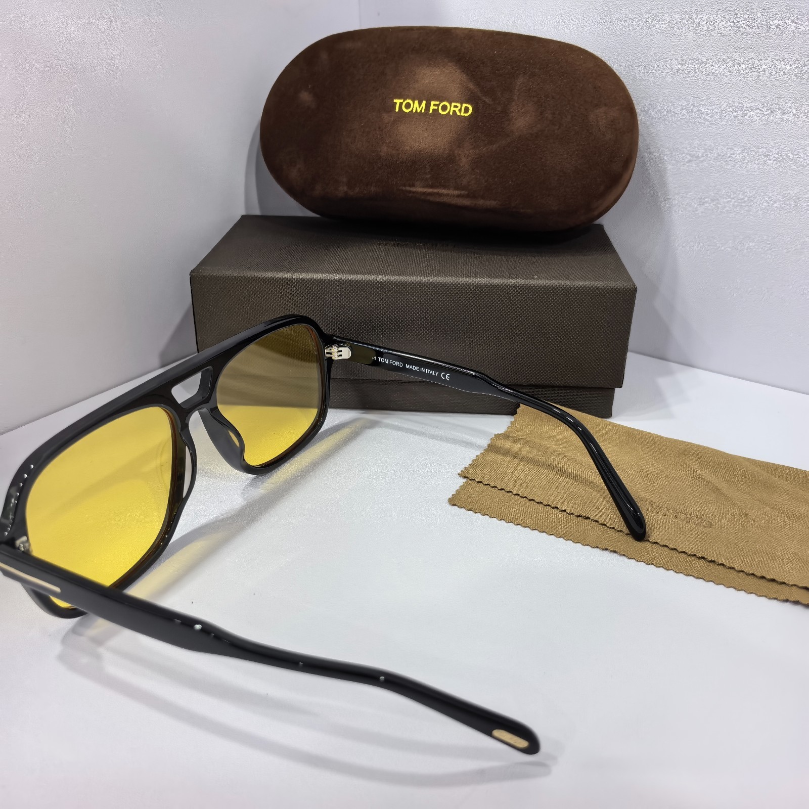 Tom Ford New Classic Designer Yellow Sunglasses Unisex TF884 02A