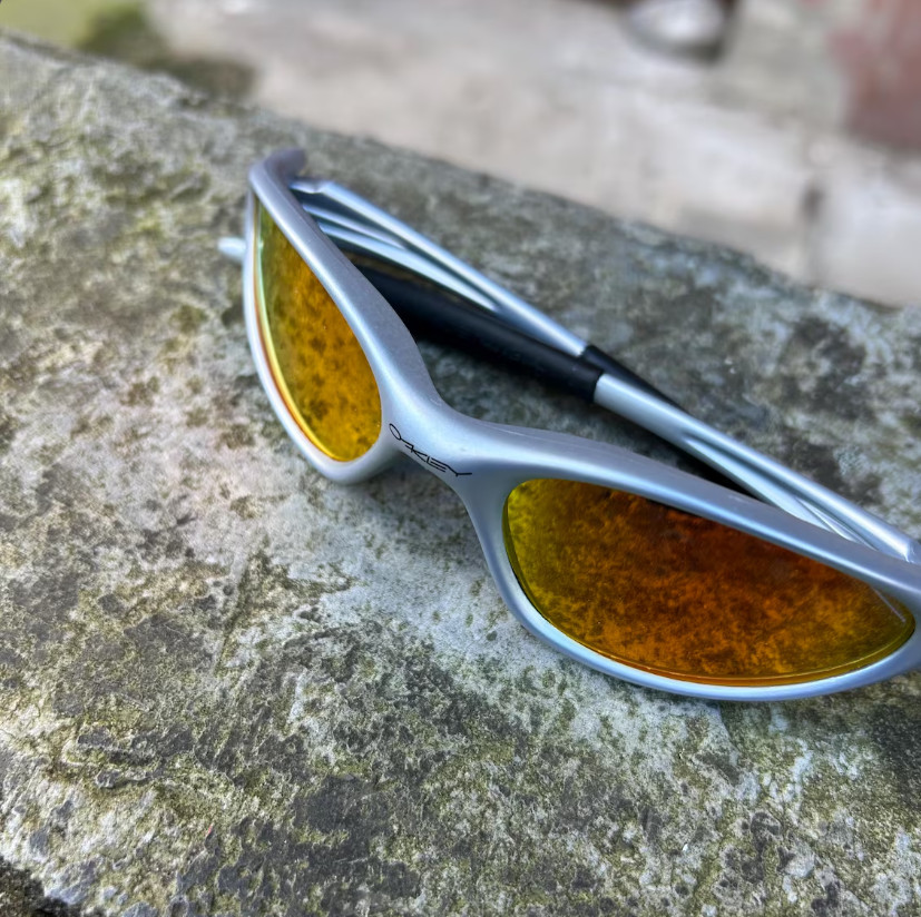 Vintage Oakley Minute Sunglasses Sliver Frame Red Lenses Y2K Gorpcore