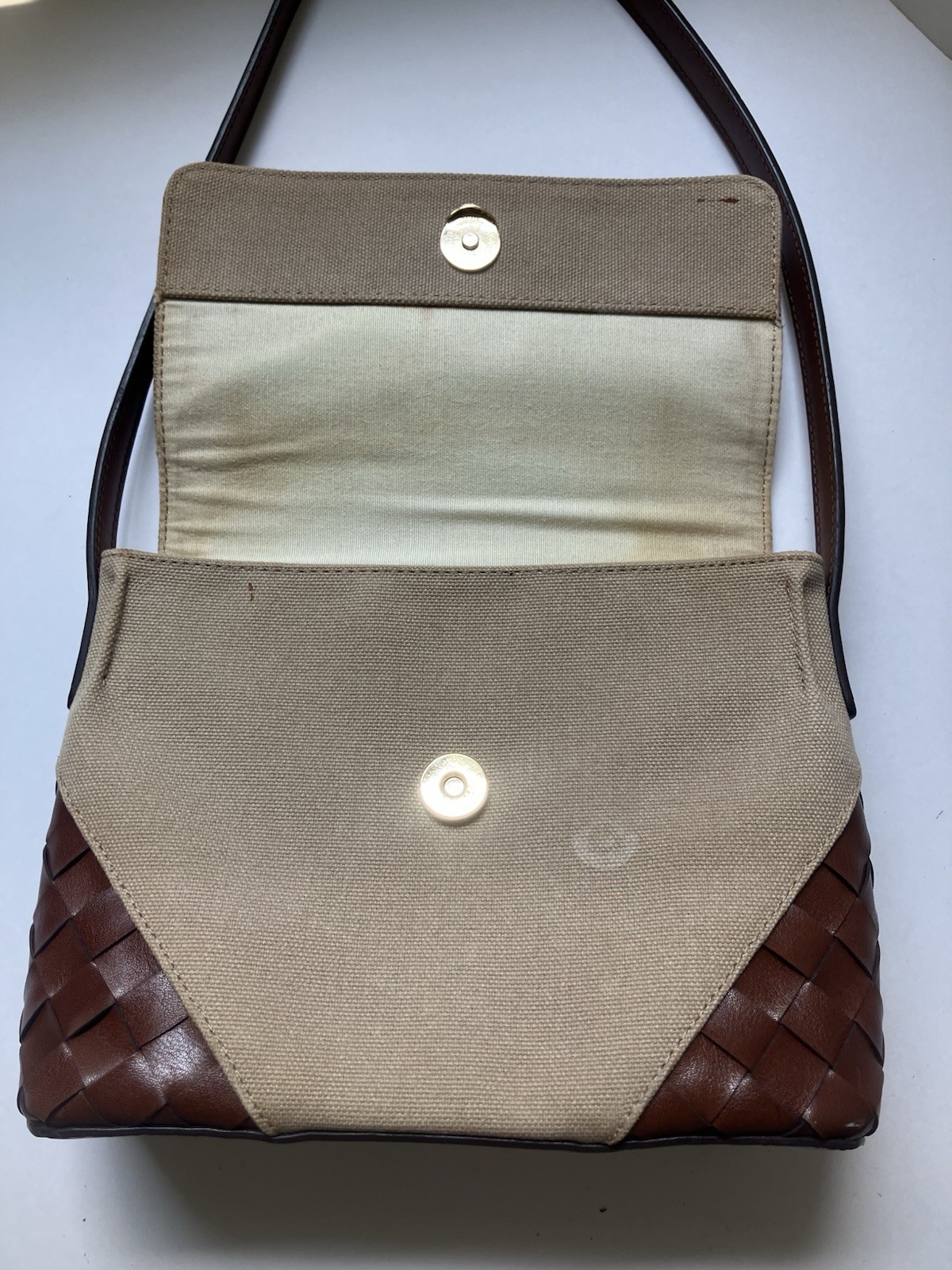 Vintage Nine West Beige Canvas shoulder bag W/woven brown leather corner details