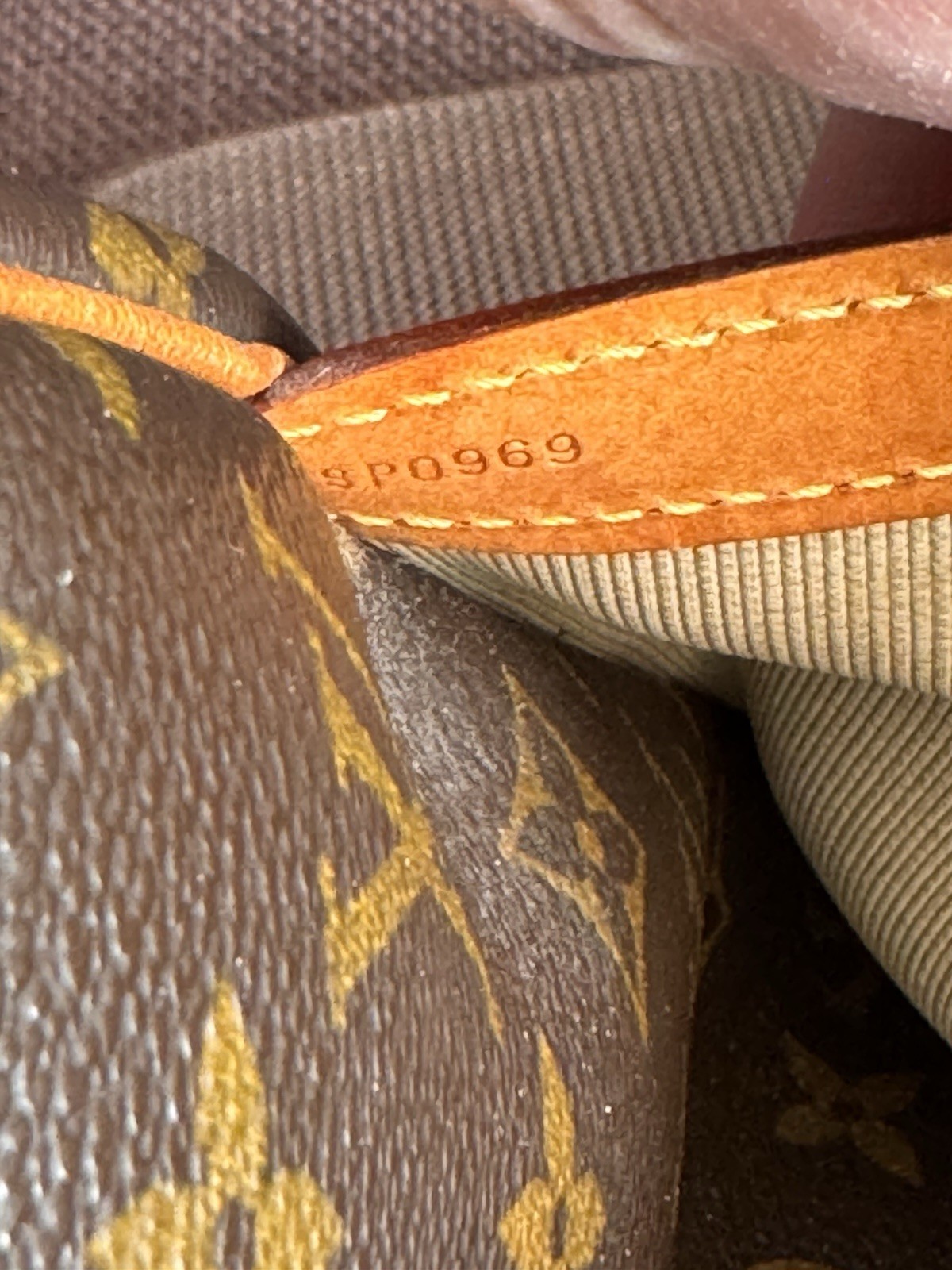 Louis Vuitton Reporter Bag Monogram Canvas GM