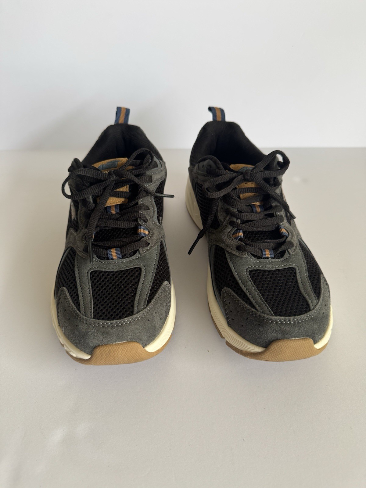 Avia 5000 Men’s Low Top Lace Up Leather Athletic Sneakers Black/Gray MNAV25GX014