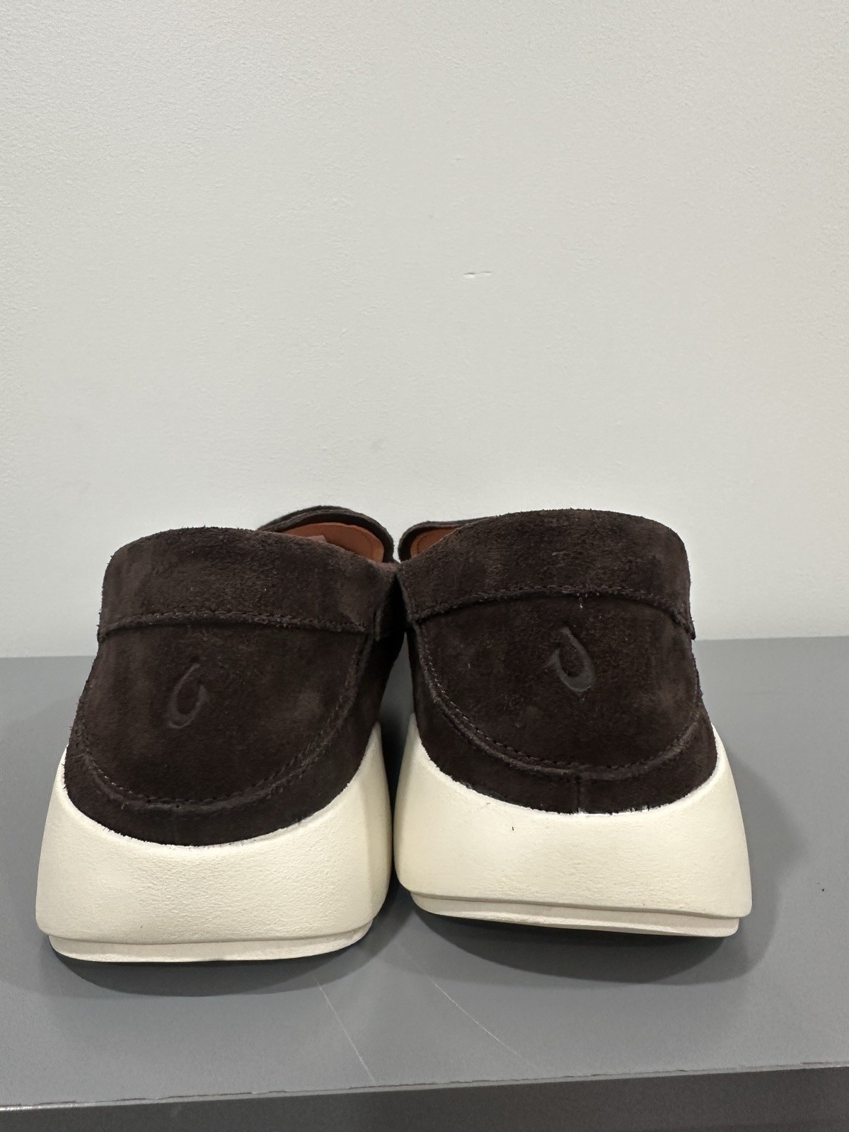 Olukai Men’s Brown Suede Slip-On Loafer Round Toe Stitched Rubber Sole 9