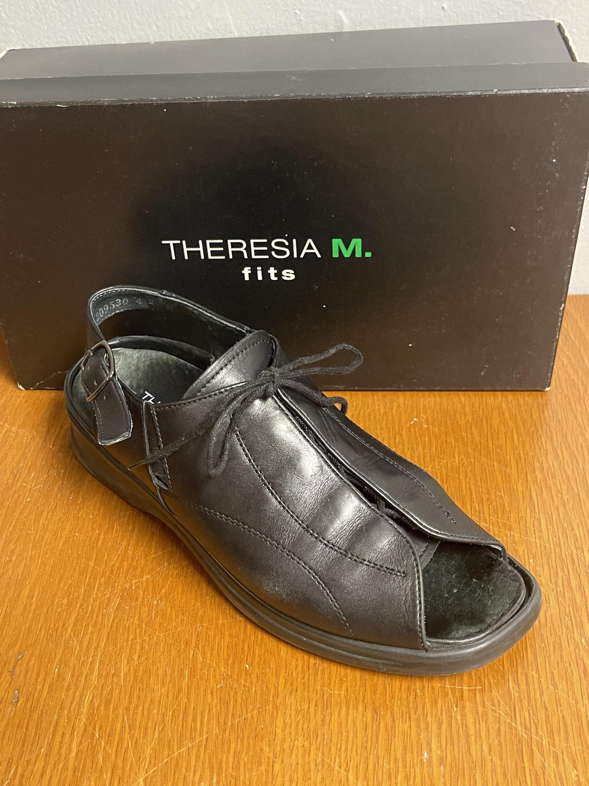 Theresia M Shoes Womens Size 6.5 Black Ellyn Softcalf Leather Comfort Sandals