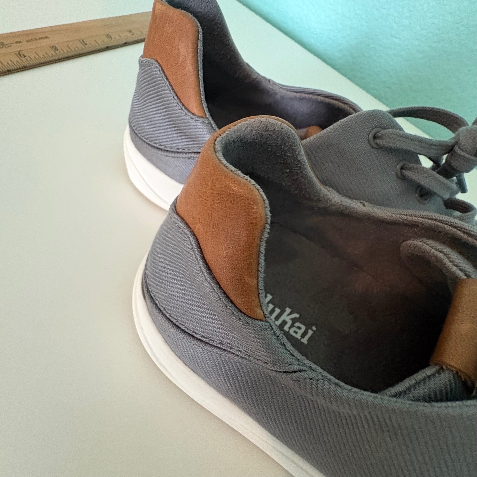 OluKai Lae’ahi Li Mens Size 10 Shoes Charcoal Gray Canvas Comfort Sneakers